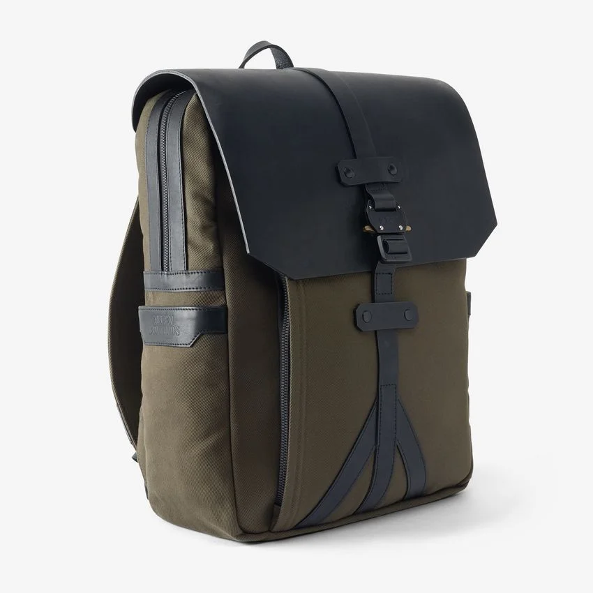 bag-1014855-flapbackpack-blackolive-anglestrap-web.jpg