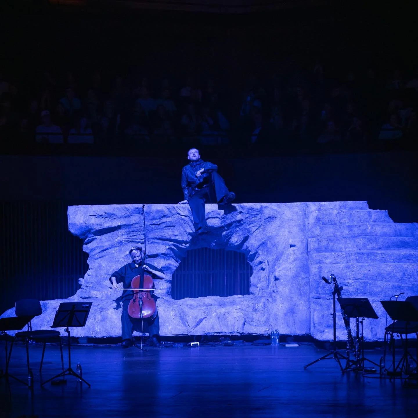 For over et &aring;r siden tog vi f&oslash;rste skridt mod et af LiveStrings&rsquo; st&oslash;rste projekter URO X LIVESTRINGS 💘Uro&rsquo;s musik ind i LiveStrings univers - med vores hidtil st&oslash;rste orkester🪐❤️ Hen ad vejen blev der tilsat b