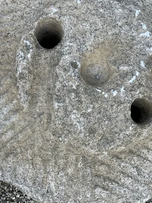 【中古】 Grand Lux / Carved In Stone Chinese Gray Brown Round Stone Lamp Zen Garden Lantern