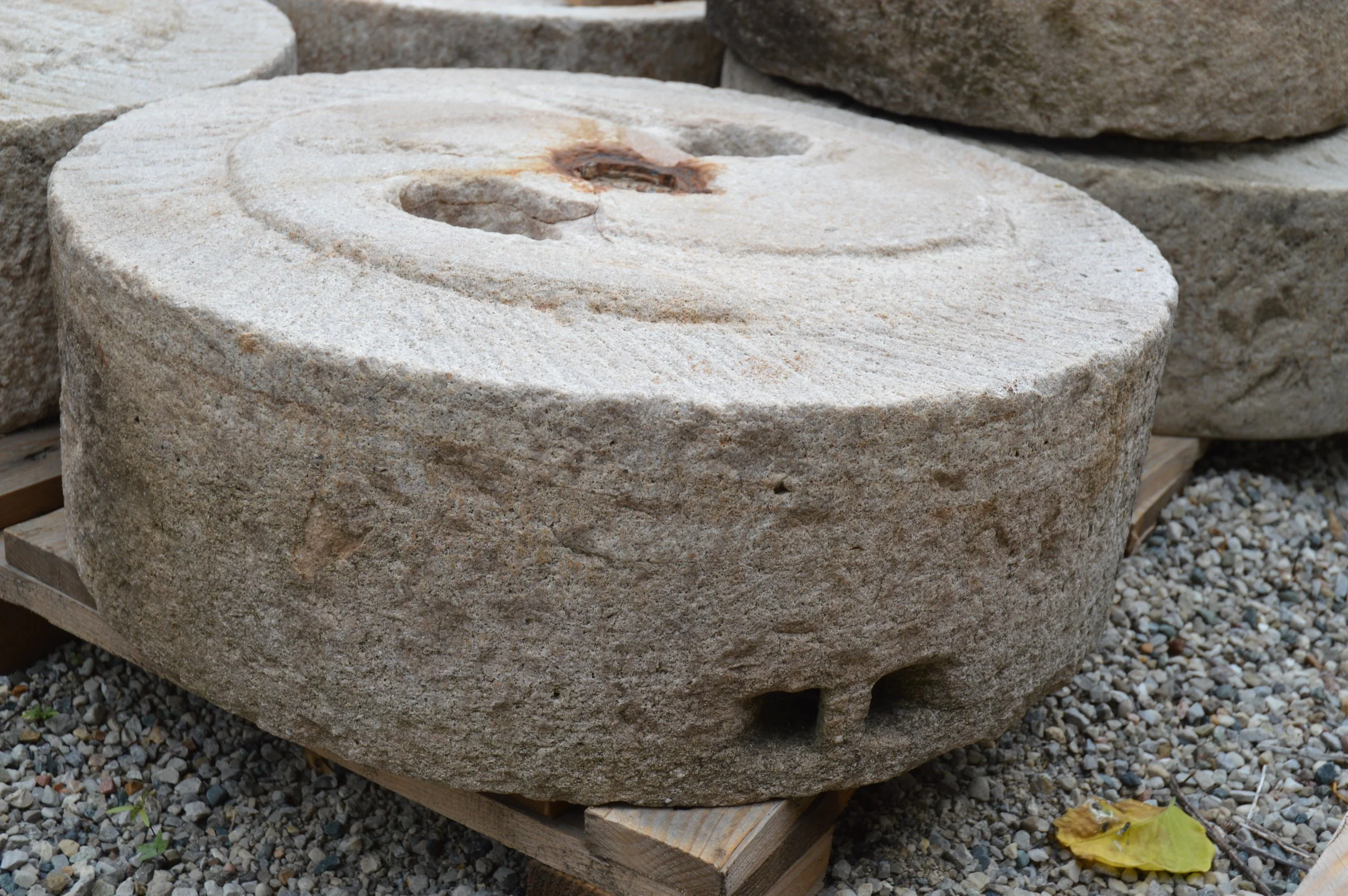 Millstones_105-2.JPG