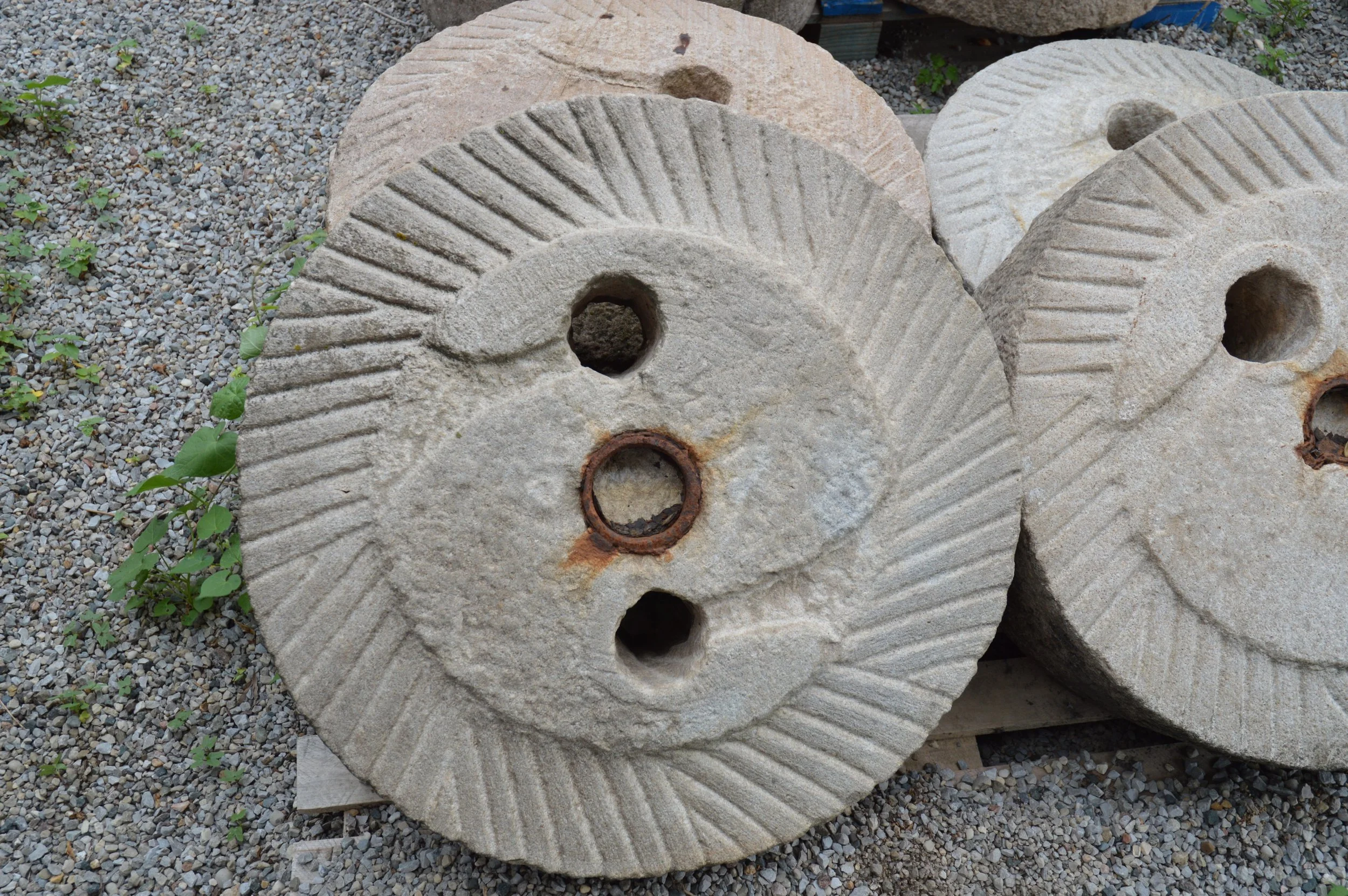 Millstones_106-1.JPG