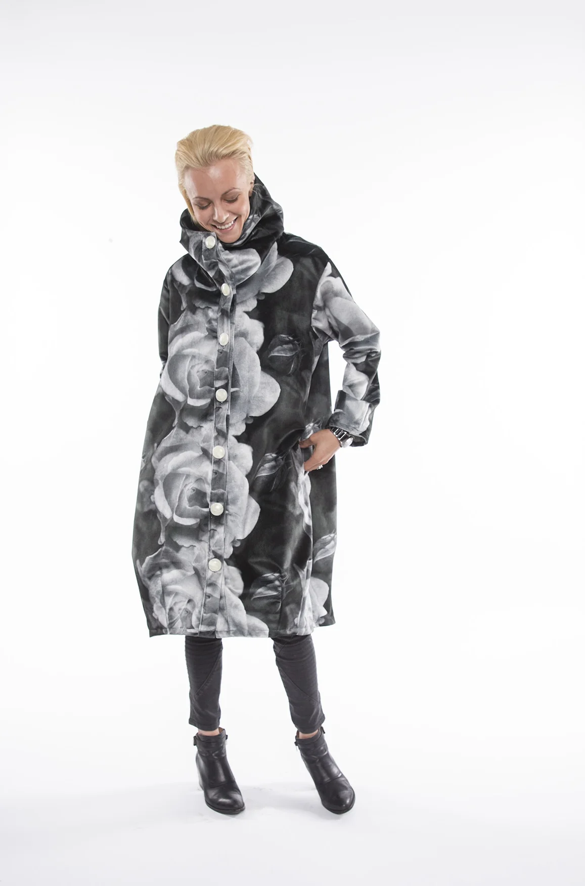 Velvet rose coat danie 5.jpg