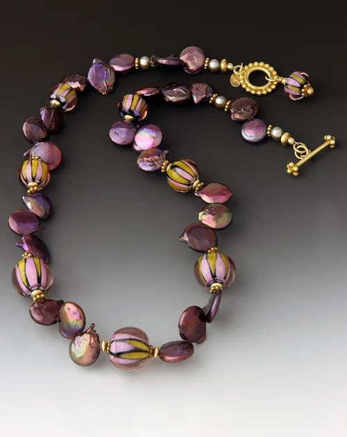 N 820 Magenta Pearl Necklace