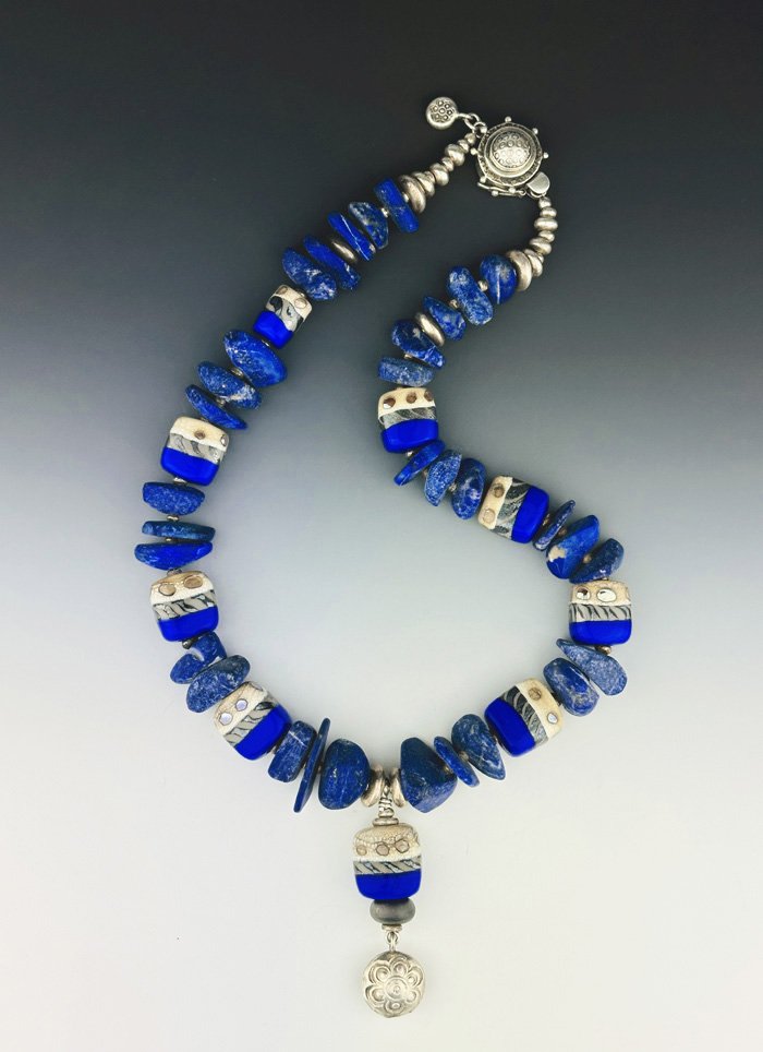 nederlaag Ongeschikt Samengesteld N796 COBALT BICOLOR SQUARE GLASS BEADS with RAW LAPIS NUGGETS — Dianne Zack  Jewelry