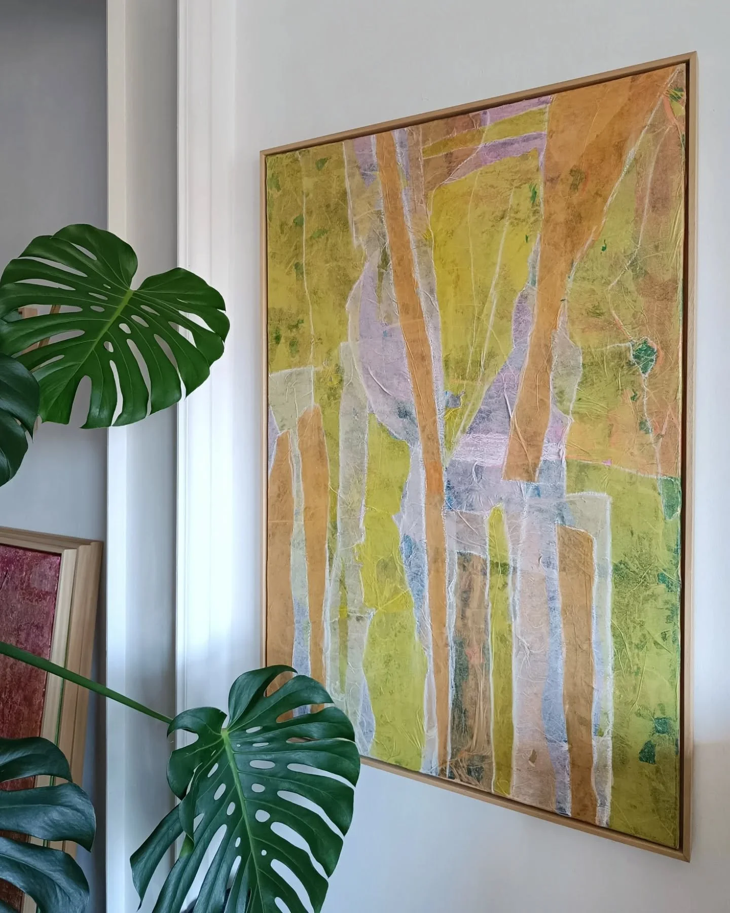 Sunny days! 🌞😊A fresh squeeze of orange with some lemon and pink. 🍊🍋😋&nbsp;

120x80cm. 
Framed in a natural wooden floating frame.&nbsp;😍

If you're feeling these sunny vibes, I'm happy to provide you with more info via DM. 🌞🙏

#contemporarya