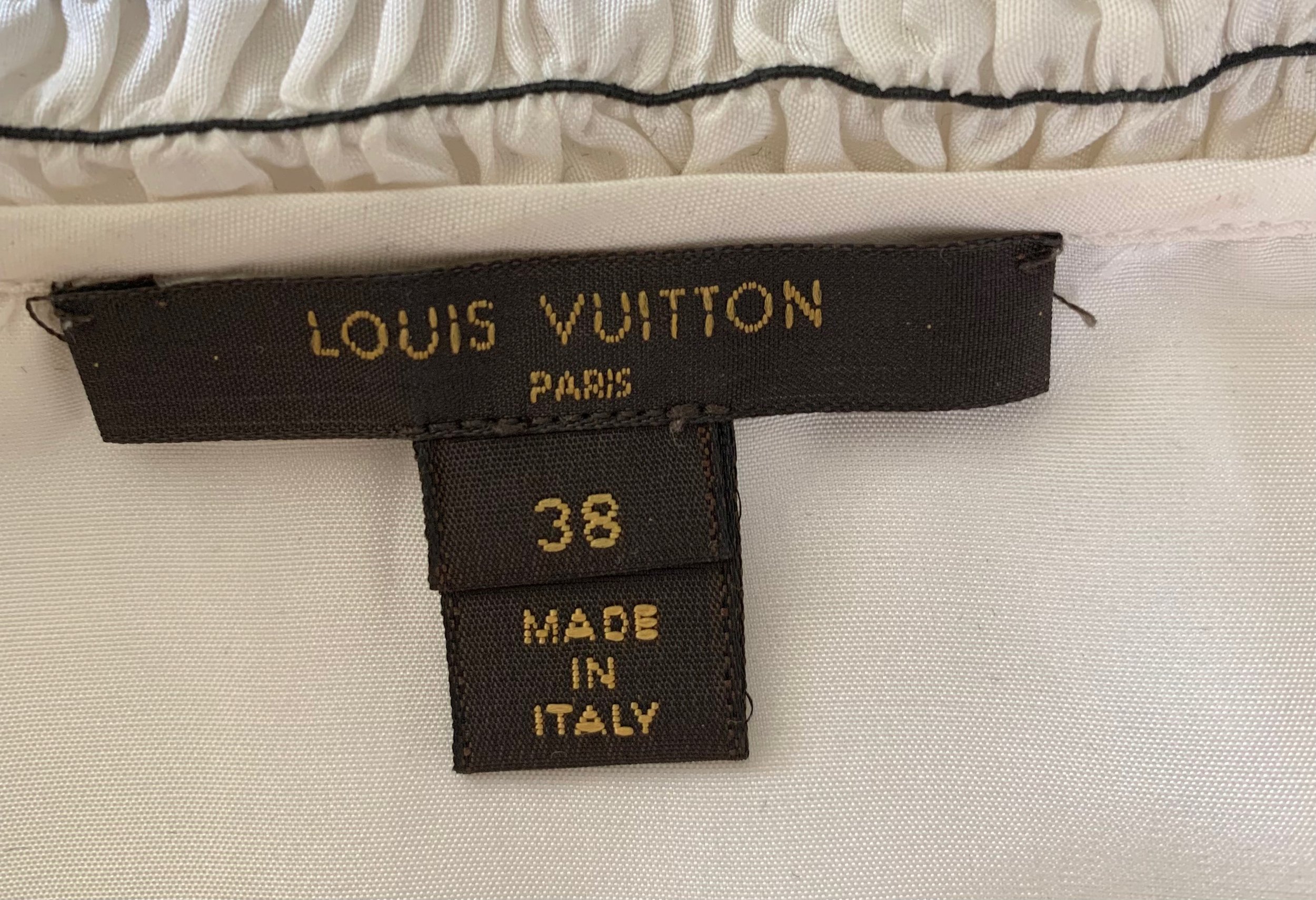 Louis Vuitton Frill Blouse Optical White. Size 36