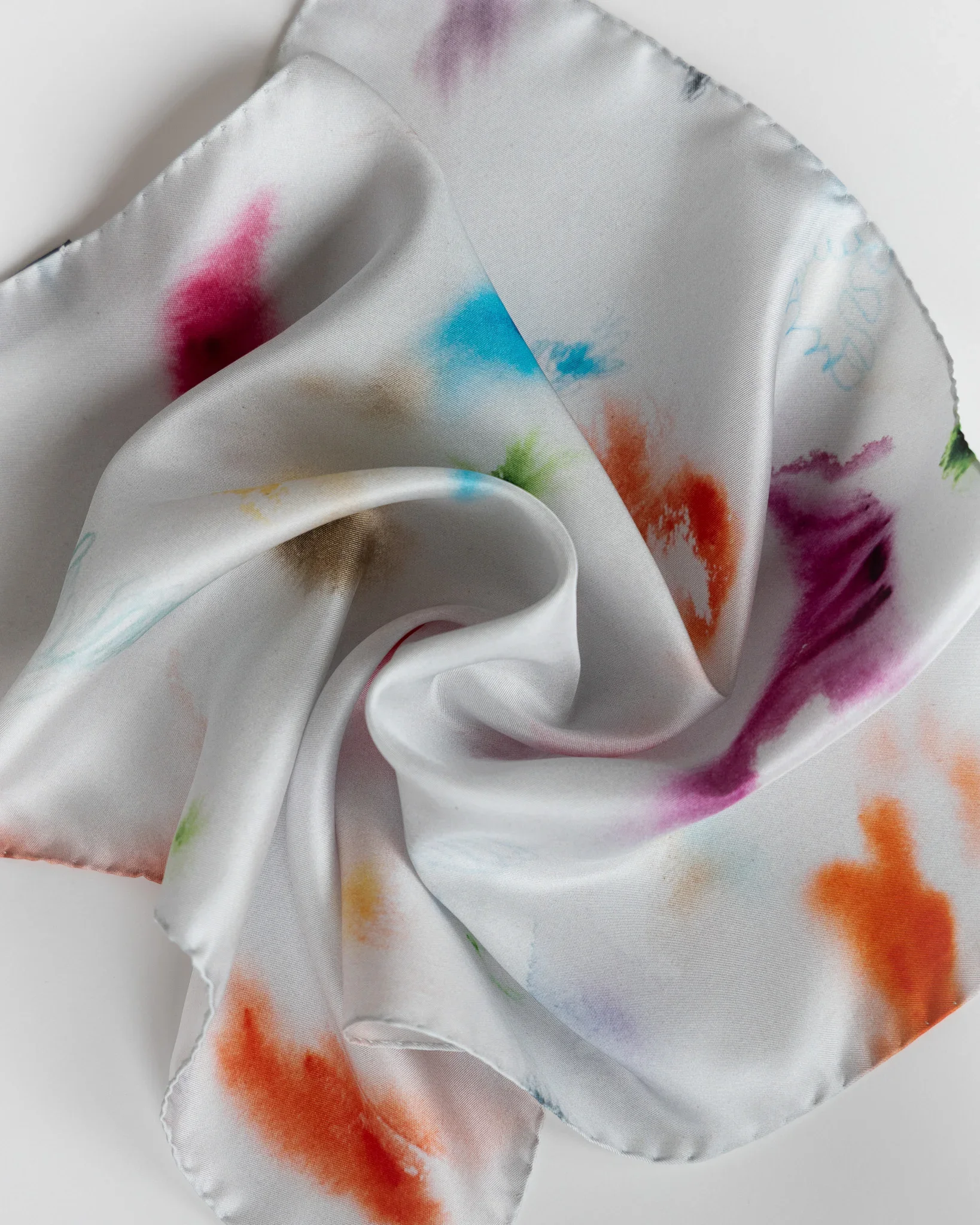Dominika_Zakova_Metaformi_silk_scarf_45x45_2.jpg.webp