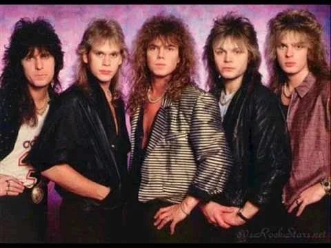 Look at that hair. Yaaaassssss, hello 80s. (Image)