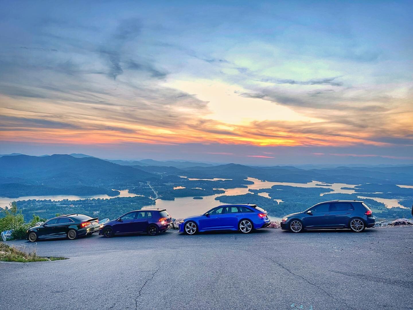 There have been worse days. Huge thanks to @axeldigital for having us tag along on an epic shoot at the top of Bell Mountain. The dusk mountain blast on the way down was even better. 

#AVF #AlpineVolksFair #AlpineVAGFair #Eurotripper #BellMountain #