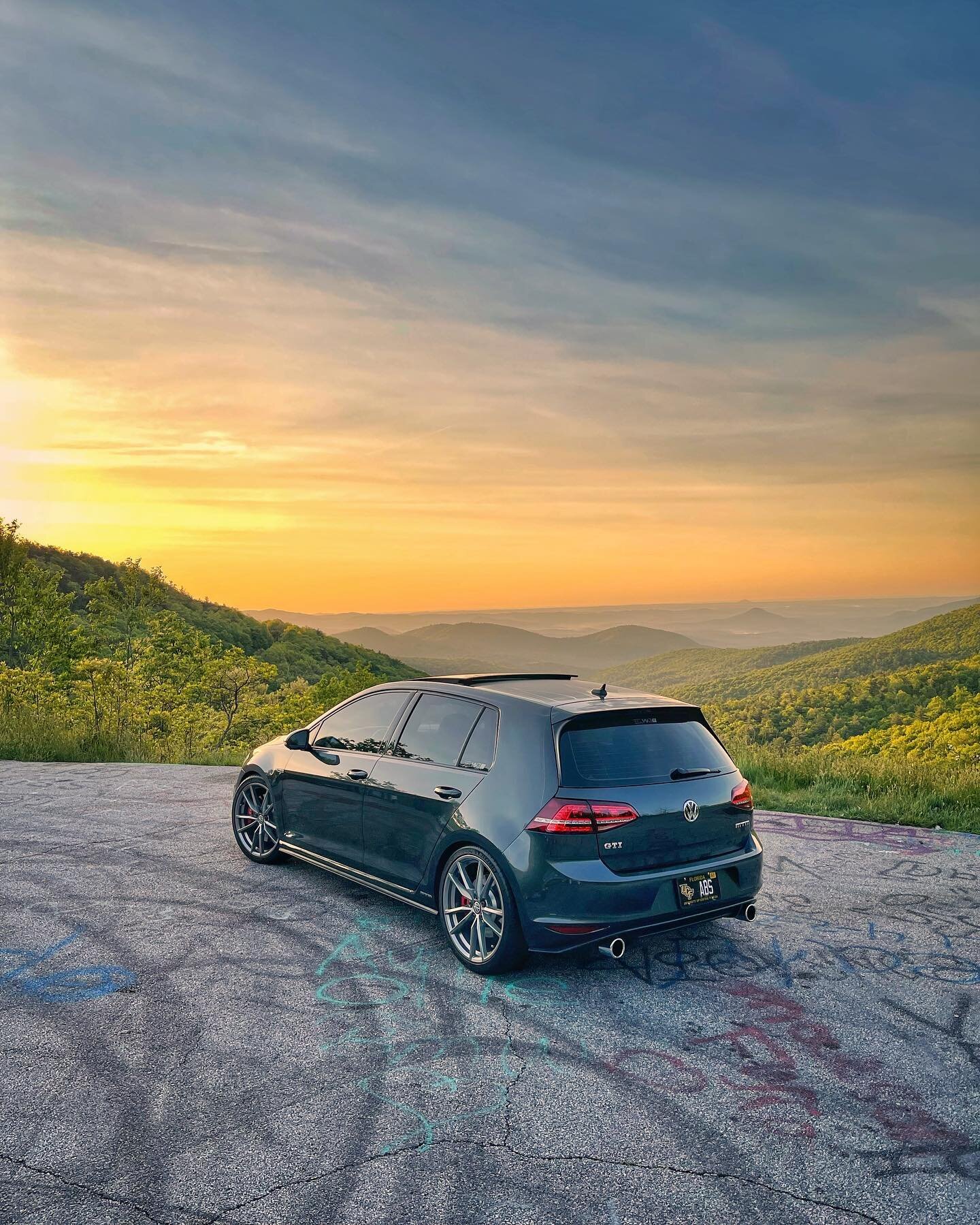 Another morning in Helen. Another morning drive chasing the best views. 

#AVF #AlpineVolksFair #AlpineVAGfair #EuroTripper
#SFLMK7 #SFLVW #MK7 #GTI #GTIMK7 #MK7GTI #VW