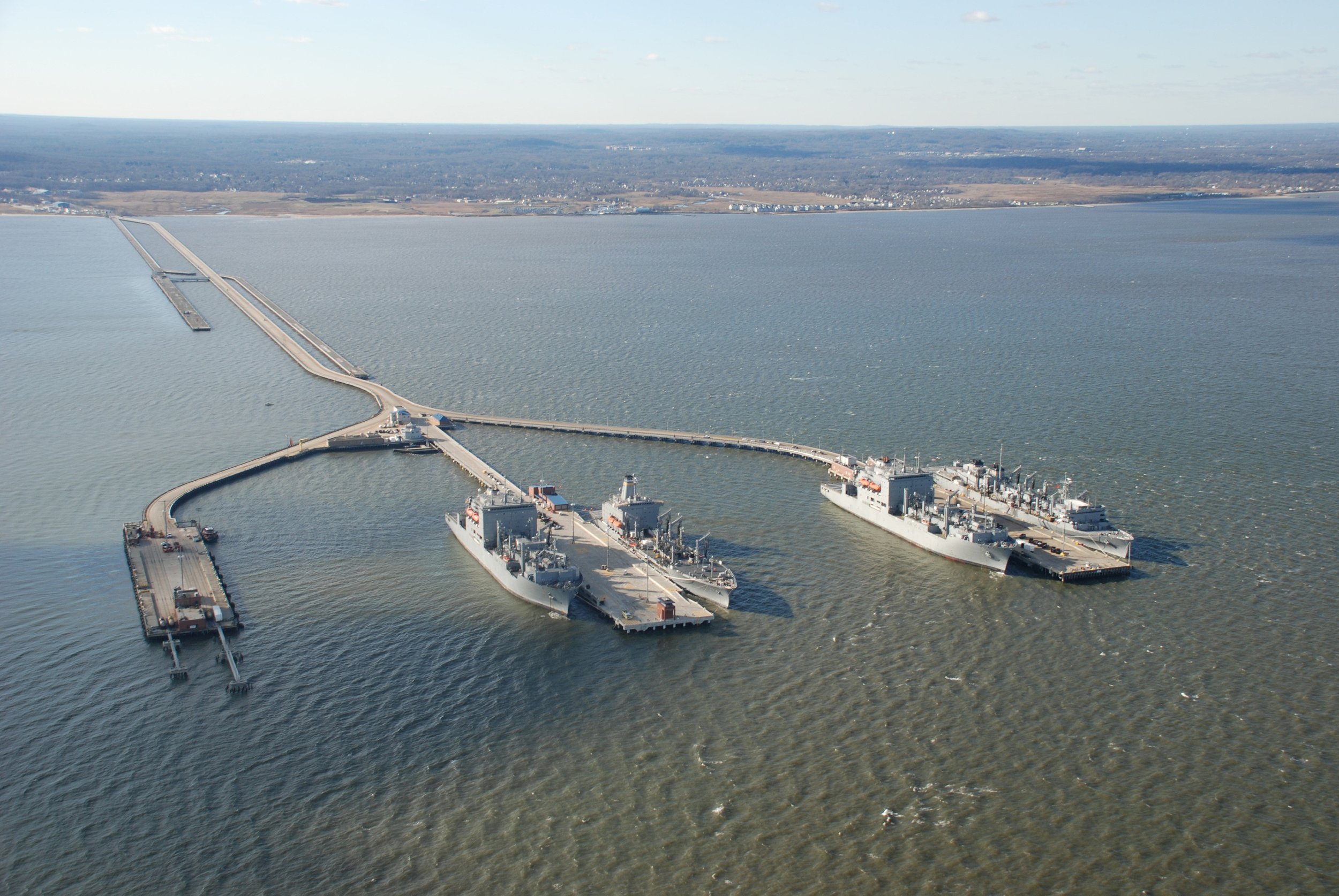 Photo by Jeffrey C. Doepp, courtesy of US Navy
