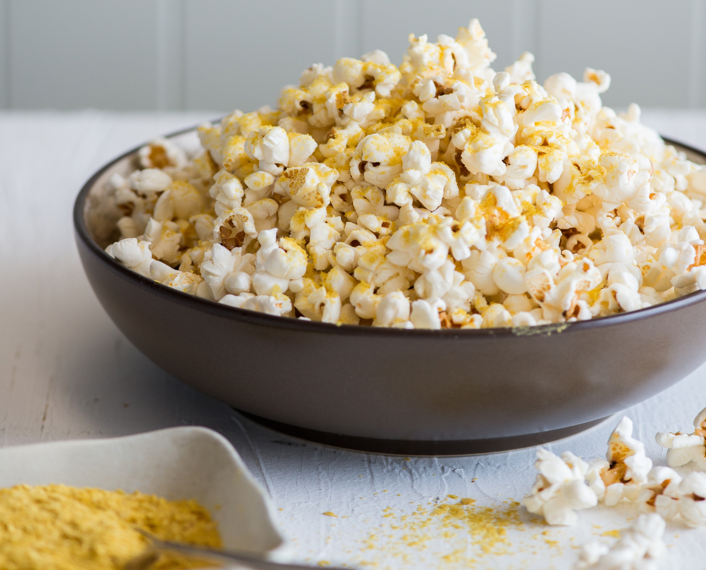 201310-xl-nutritional-yeast-popcorn.jpg