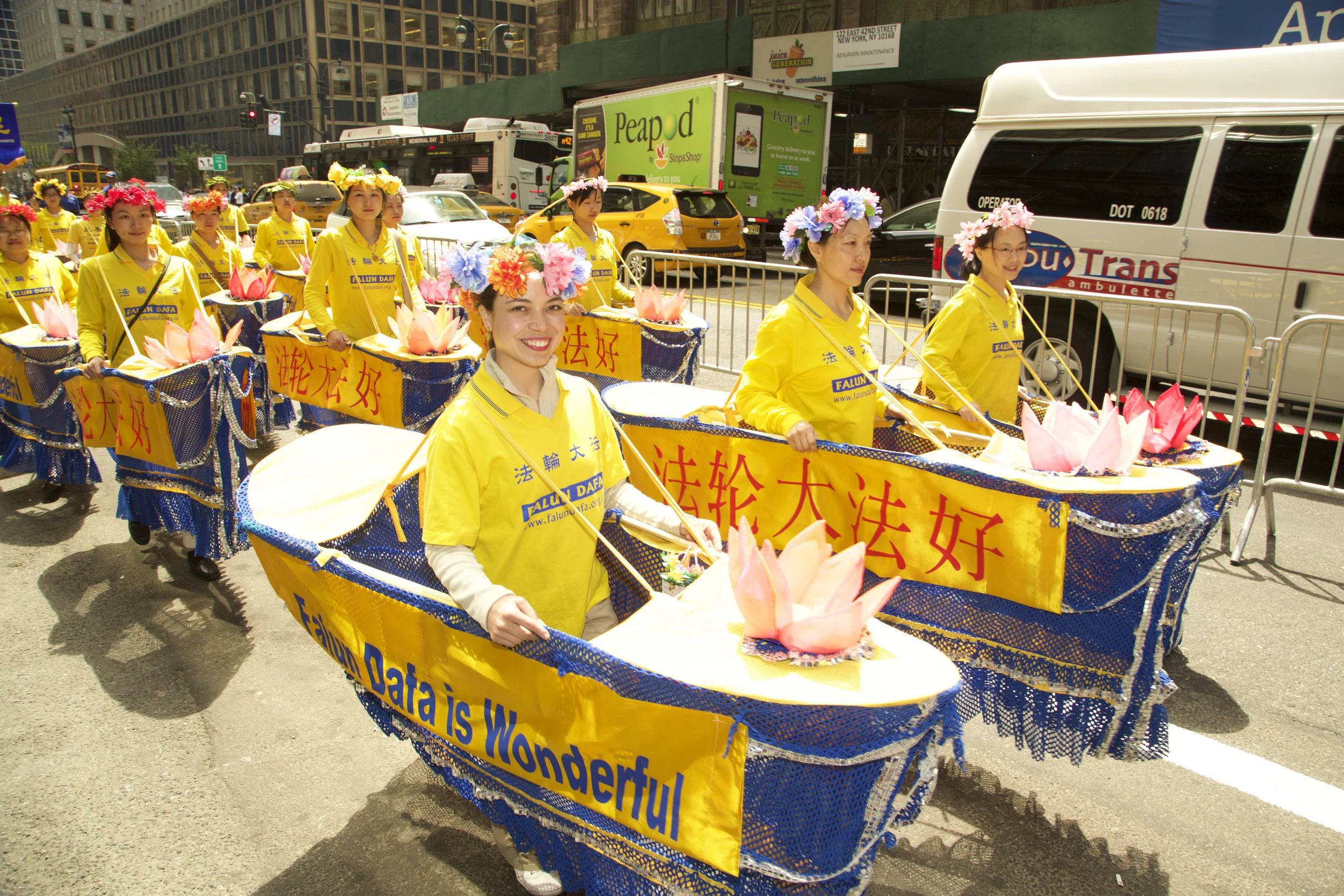 SG_8000StrongFalunGong_01.JPG
