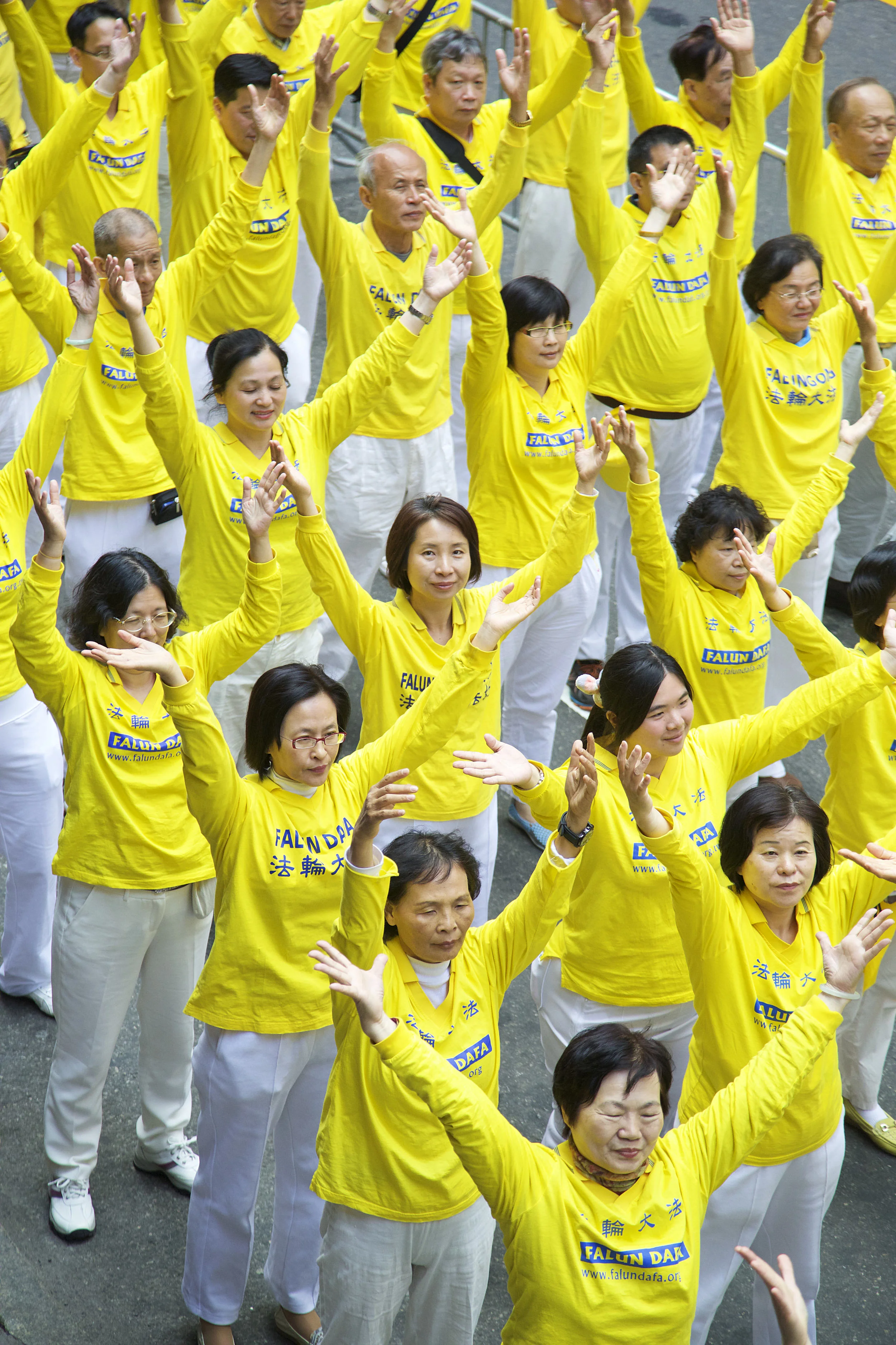 SG_8000StrongFalunGong_16.JPG