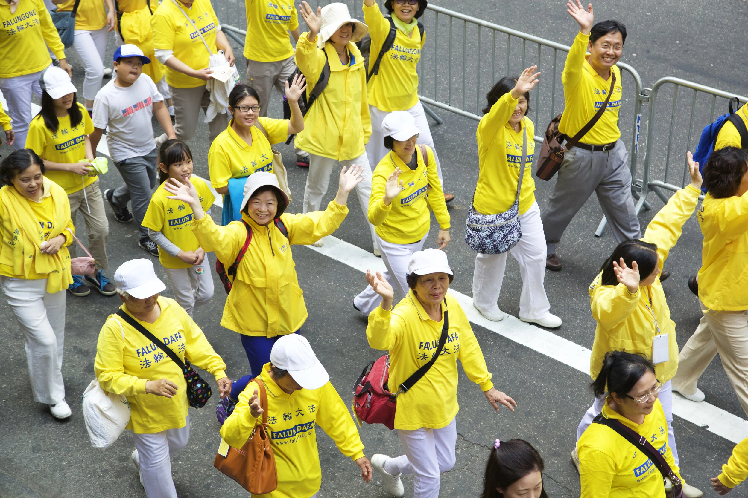 SG_8000StrongFalunGong_18.JPG