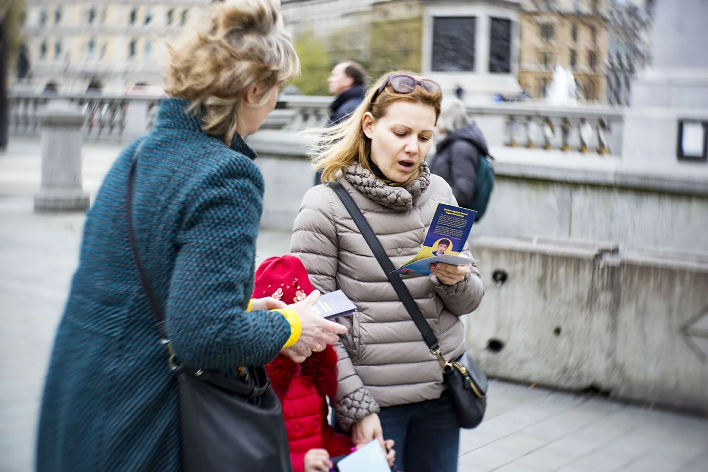 LONDON, UK, Sunday 24 April 2016
Commemorating April 25th 1999. The first peaceful appeal against the persecution of Falun Gong in China.
PHOTOS: Si Gross