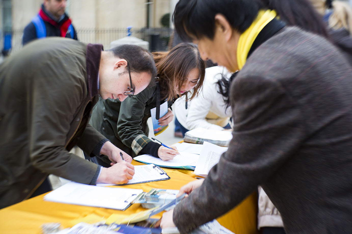 LONDON, UK, Sunday 24 April 2016
Commemorating April 25th 1999. The first peaceful appeal against the persecution of Falun Gong in China.
PHOTOS: Si Gross
