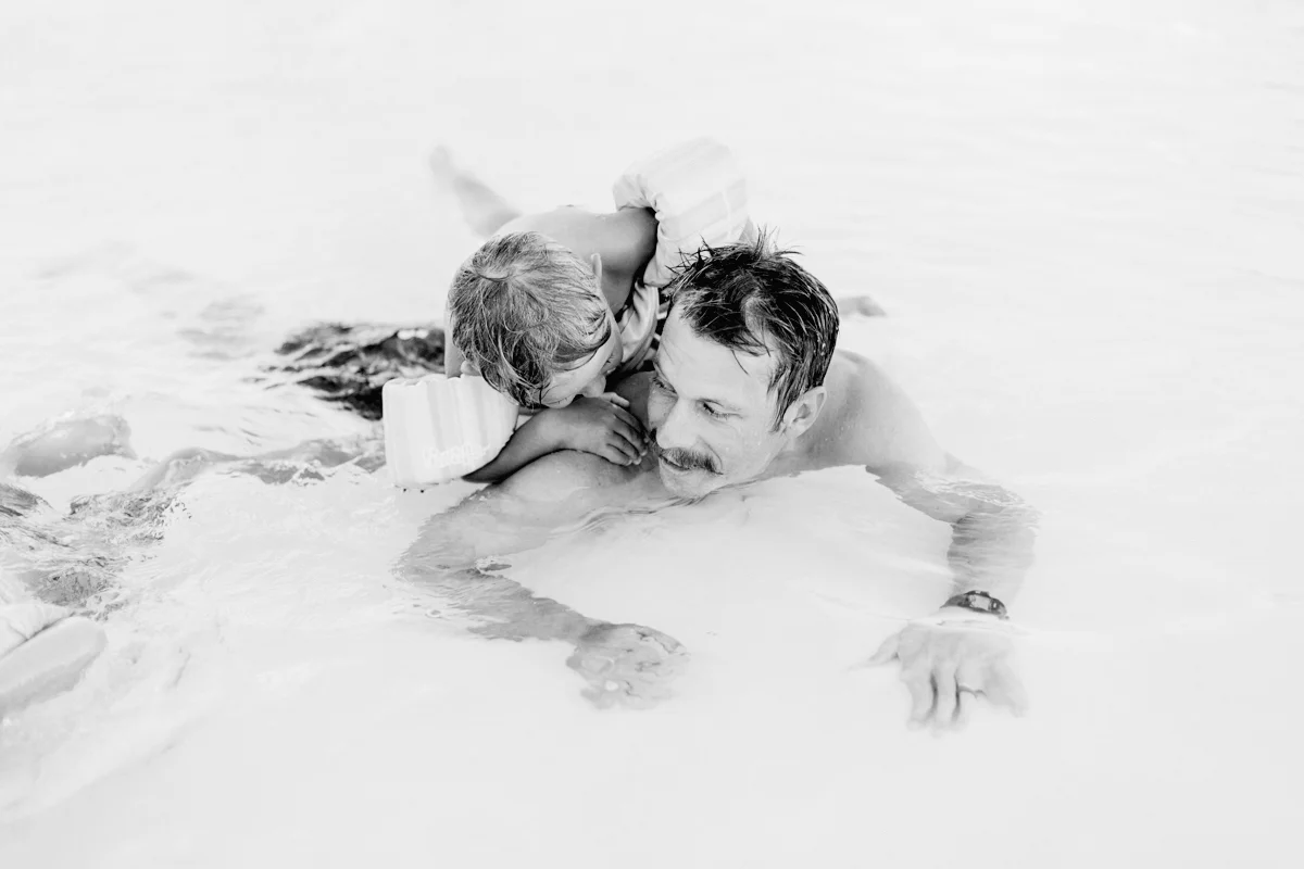 Tesani-Pool-BW-64.jpg