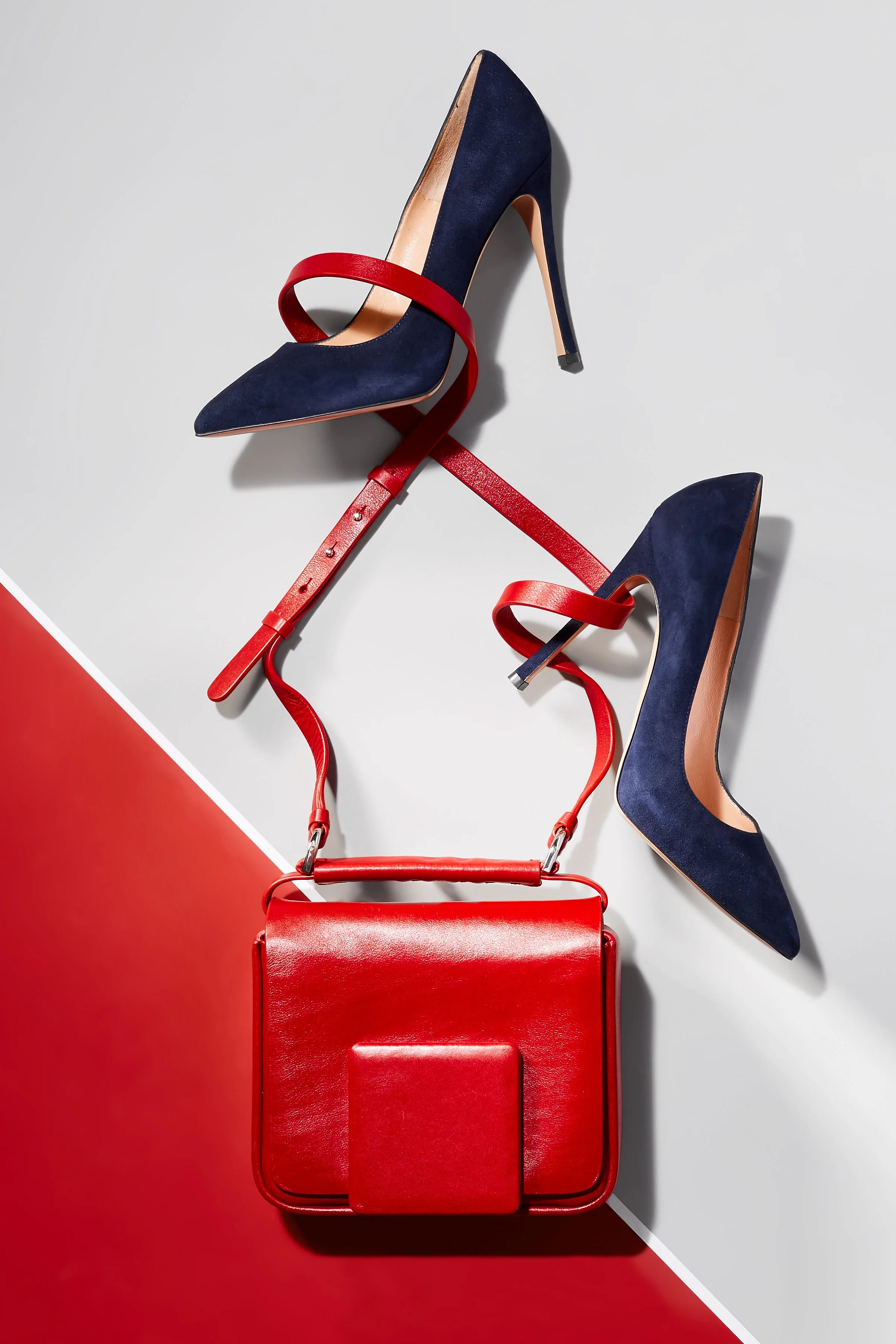 Red_bag_2_rt.jpg