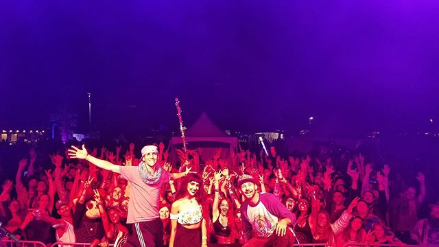 What a shot. Thank you for making us feel so at home, Shangri~La!
.
#linearsymmetry #tour #edm #liveedm #livemusic #liveband #touringband #tourlife #lit #electronicmusic #electronicdancemusic #ontheroad #music #travel #electricviolin #edmviolin #violin #keys #drums #shangrila #festival #musicfestival #crowdshot