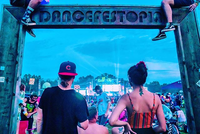 Takin’ a peep at main stage 👀
.
Thank you, @dancefestopia!!! And thank you @grate.lifestyle for your amazing talents with the lens!!!
.
We love y’all so much! 💕✨