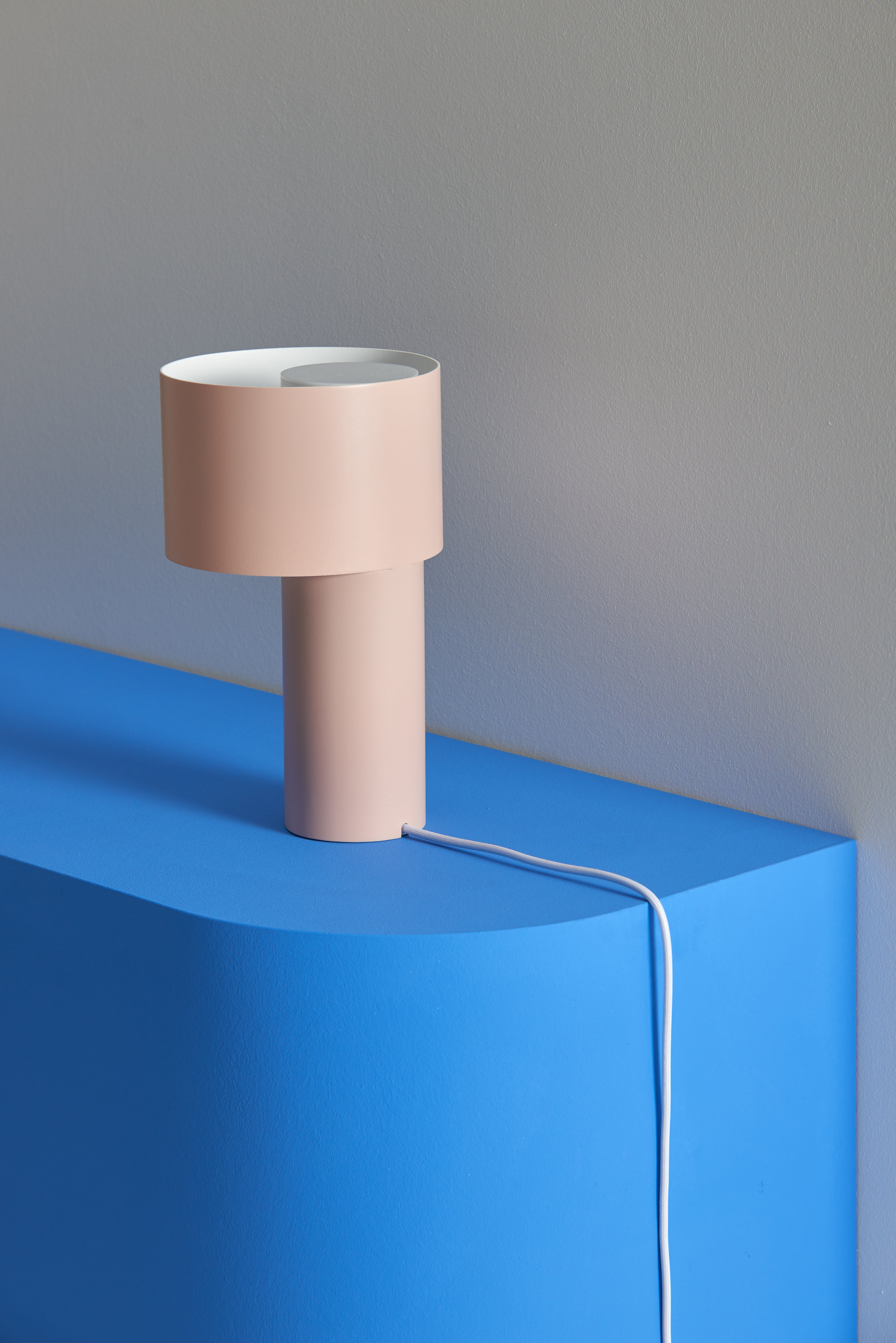 TANGENT_TABLE_LAMP_Frederik_Kurzweg_02.jpg