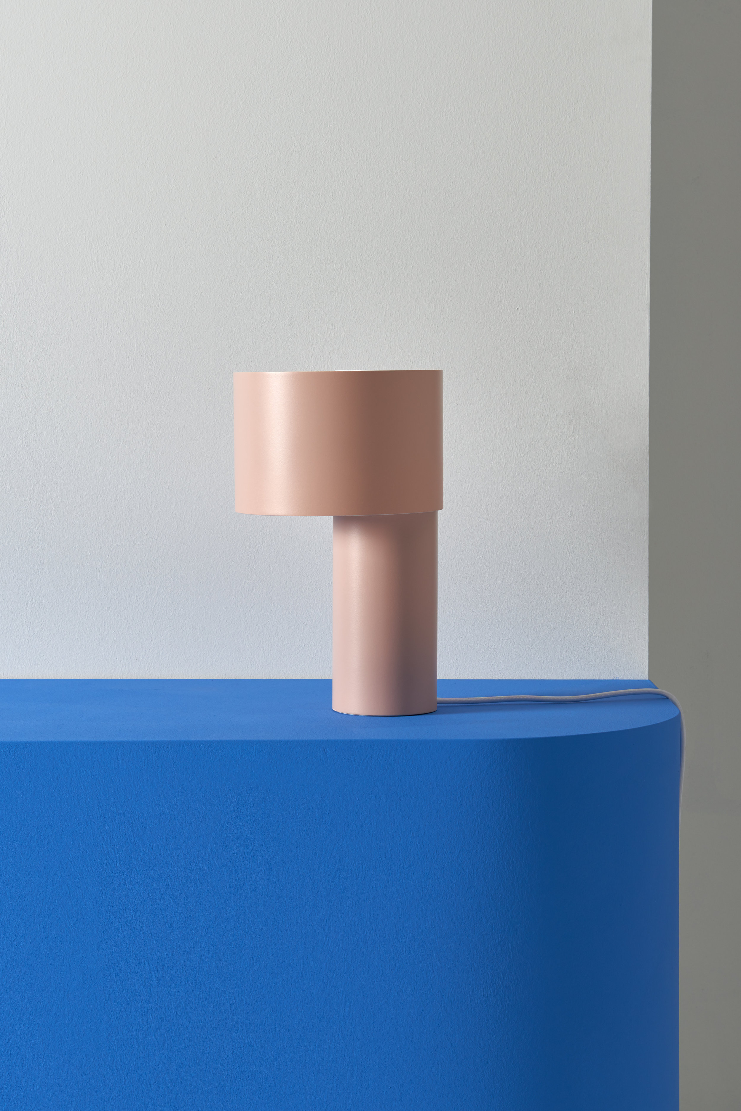 TANGENT_TABLE_LAMP_Frederik_Kurzweg_04.jpg
