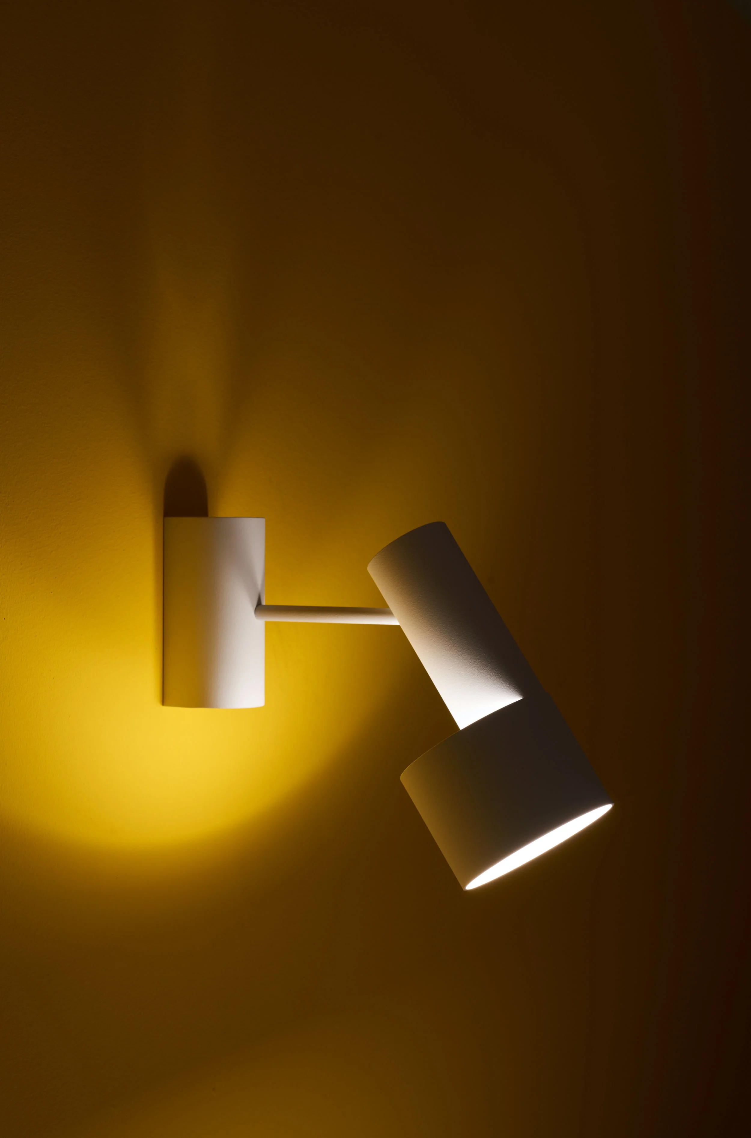 Tangent_Table_Lamp_Frederik_Kurzweg_Design_Studio_07.jpg