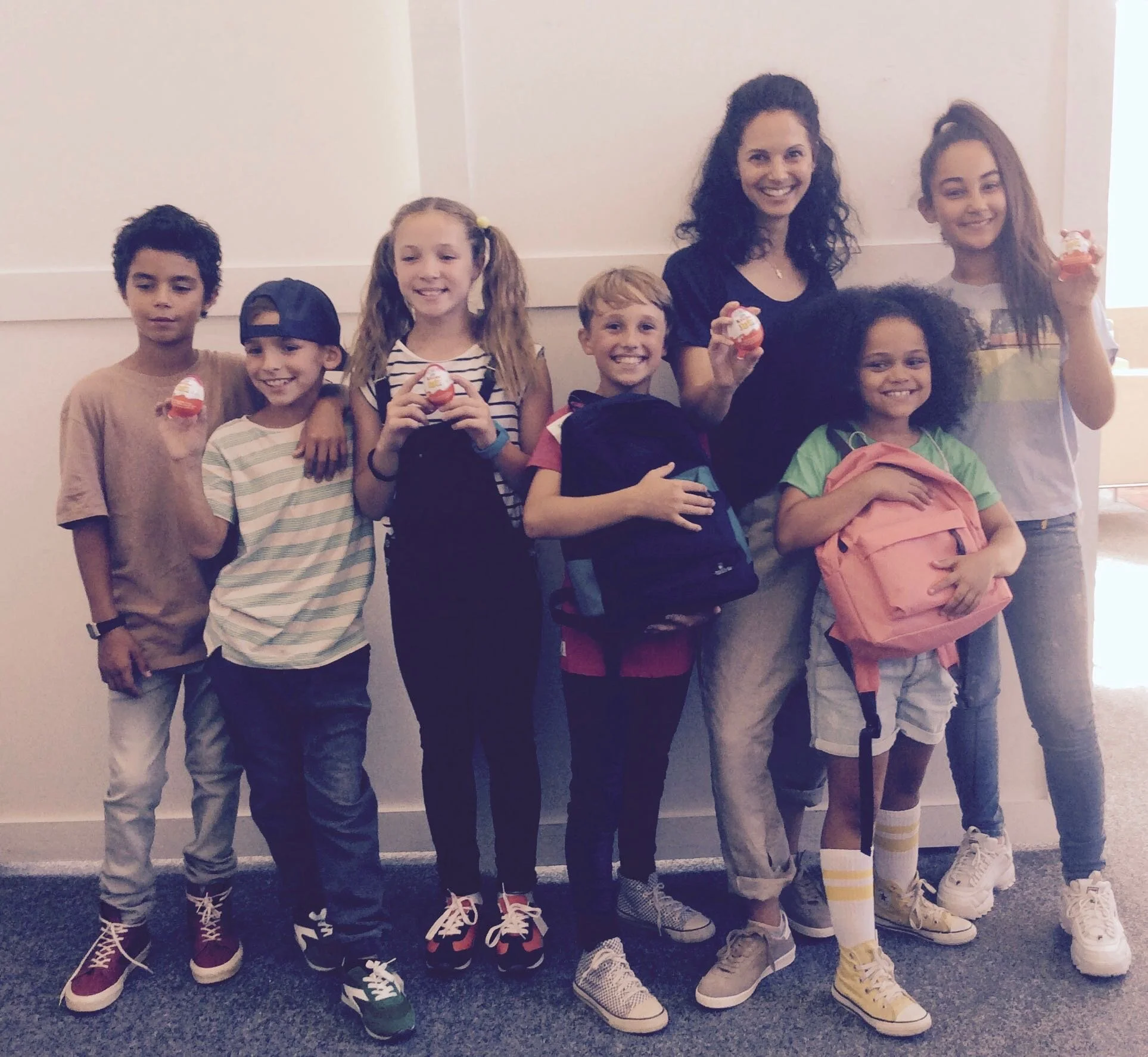  KINDER JOY OLA FILMS 