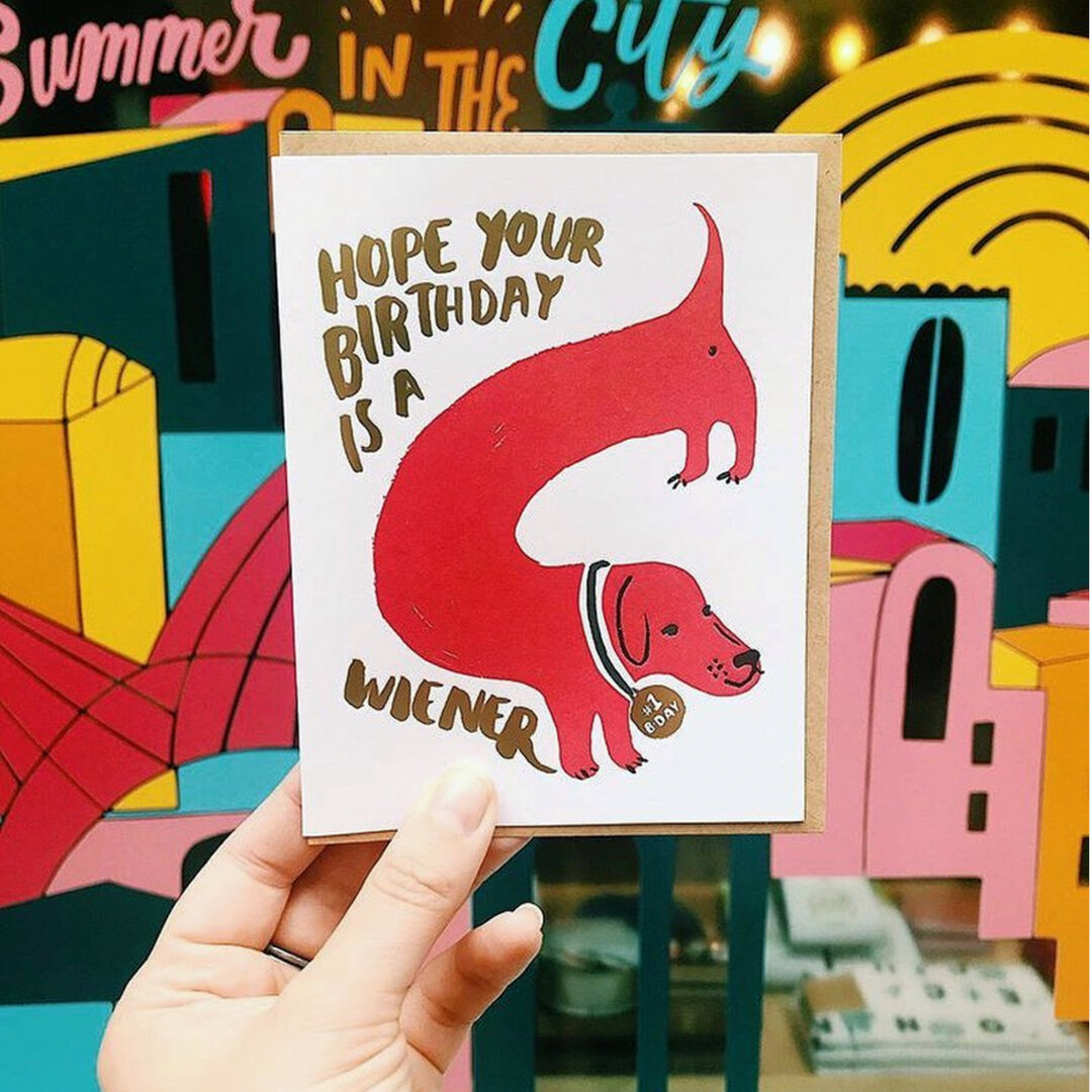 This card is a weiner 🙌 ​​​​​​​​
.​​​​​​​​
.​​​​​​​​
.​​​​​​​​
.​​​​​​​​
.​​​​​​​​
#greetingcards #stationery #subscription #stationerysubscription #subscriptionbox #subscriptionaddiction #snailmail #snailmaillove #snailmailrevolution #stationeryadd