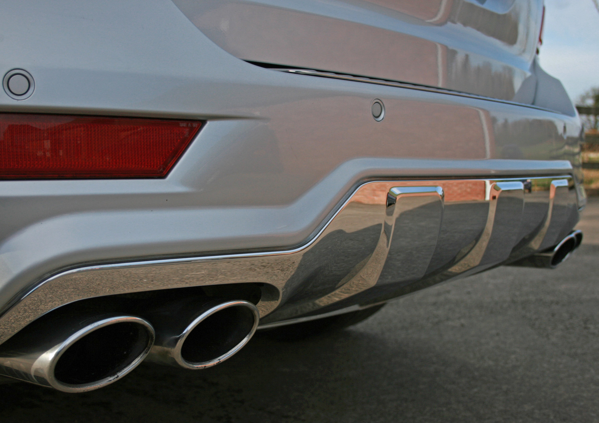 REAR PIPES.jpg