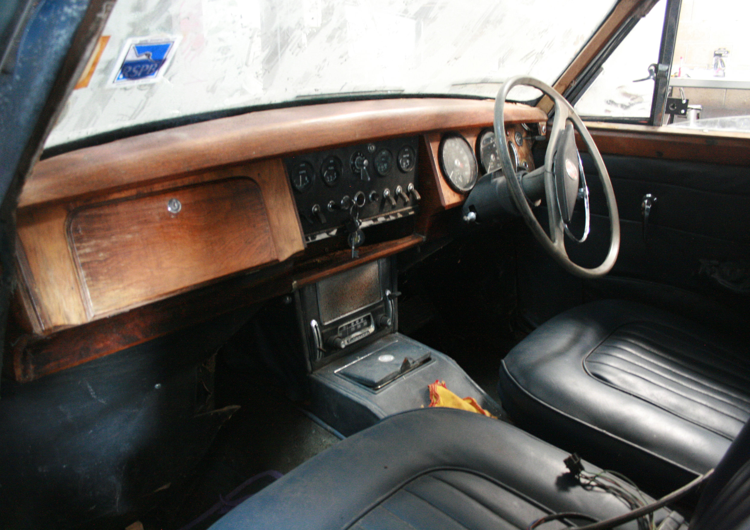 interior.jpg