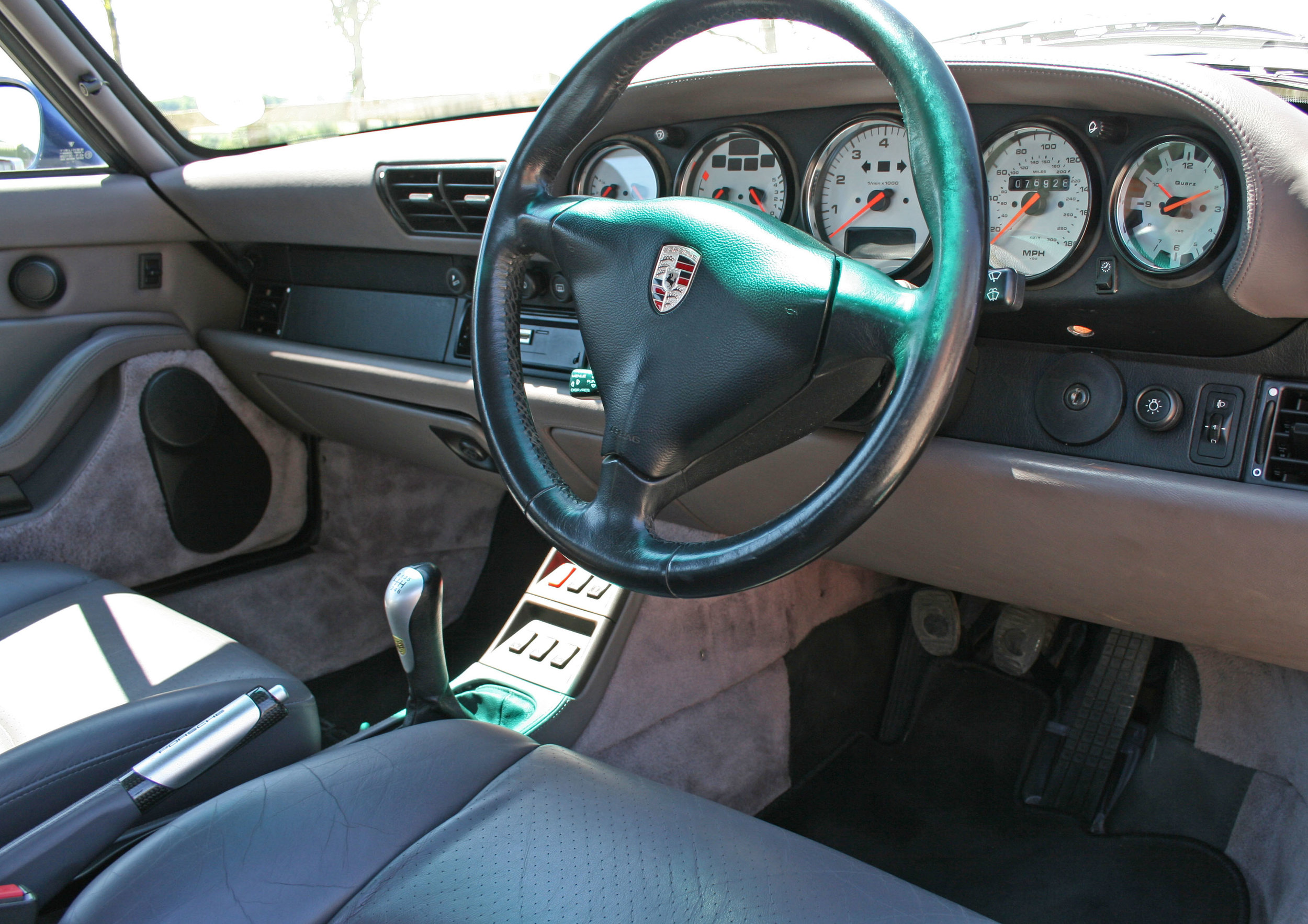 INTERIOR 3.jpg