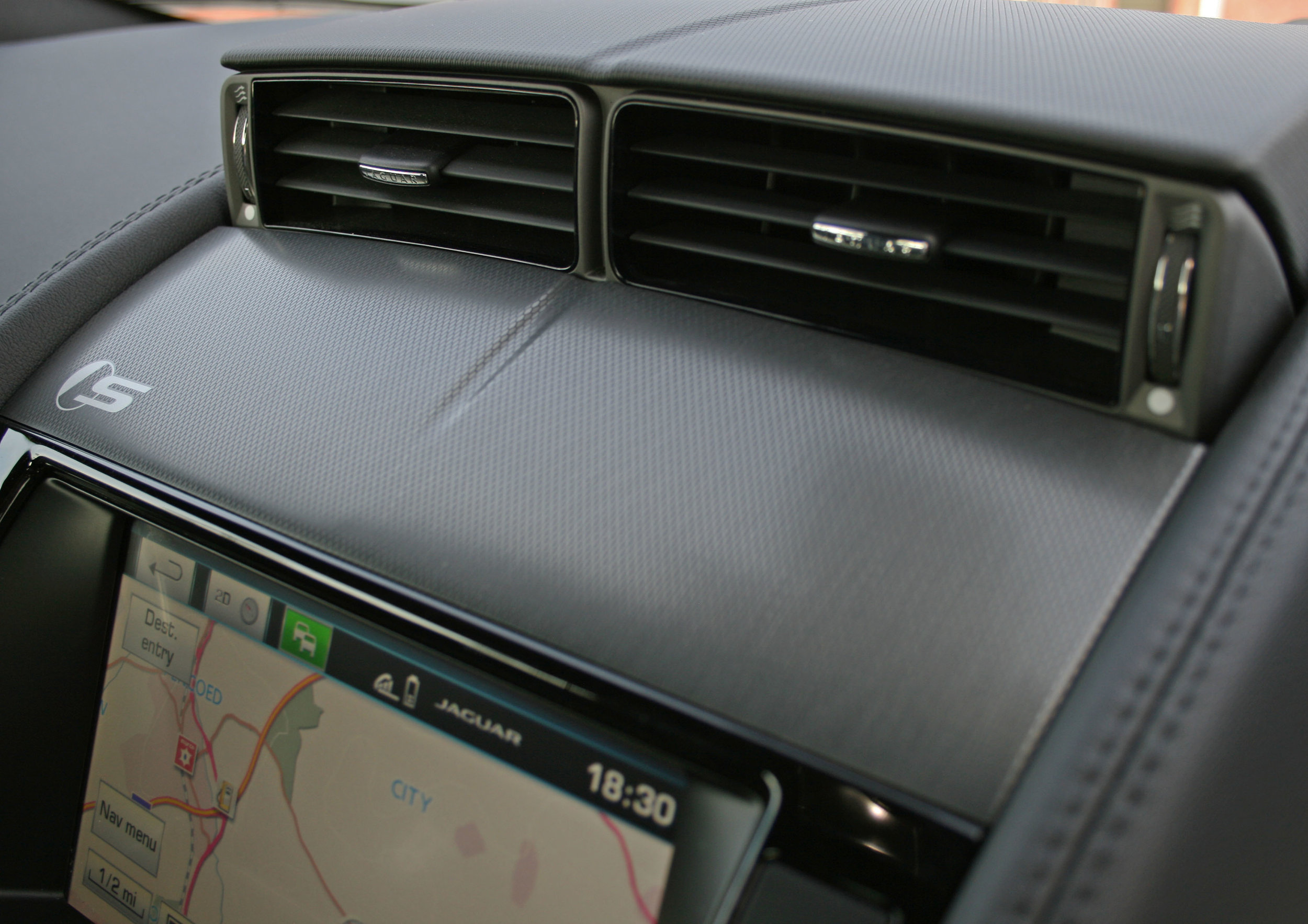 DETAIL DASH VENT.jpg