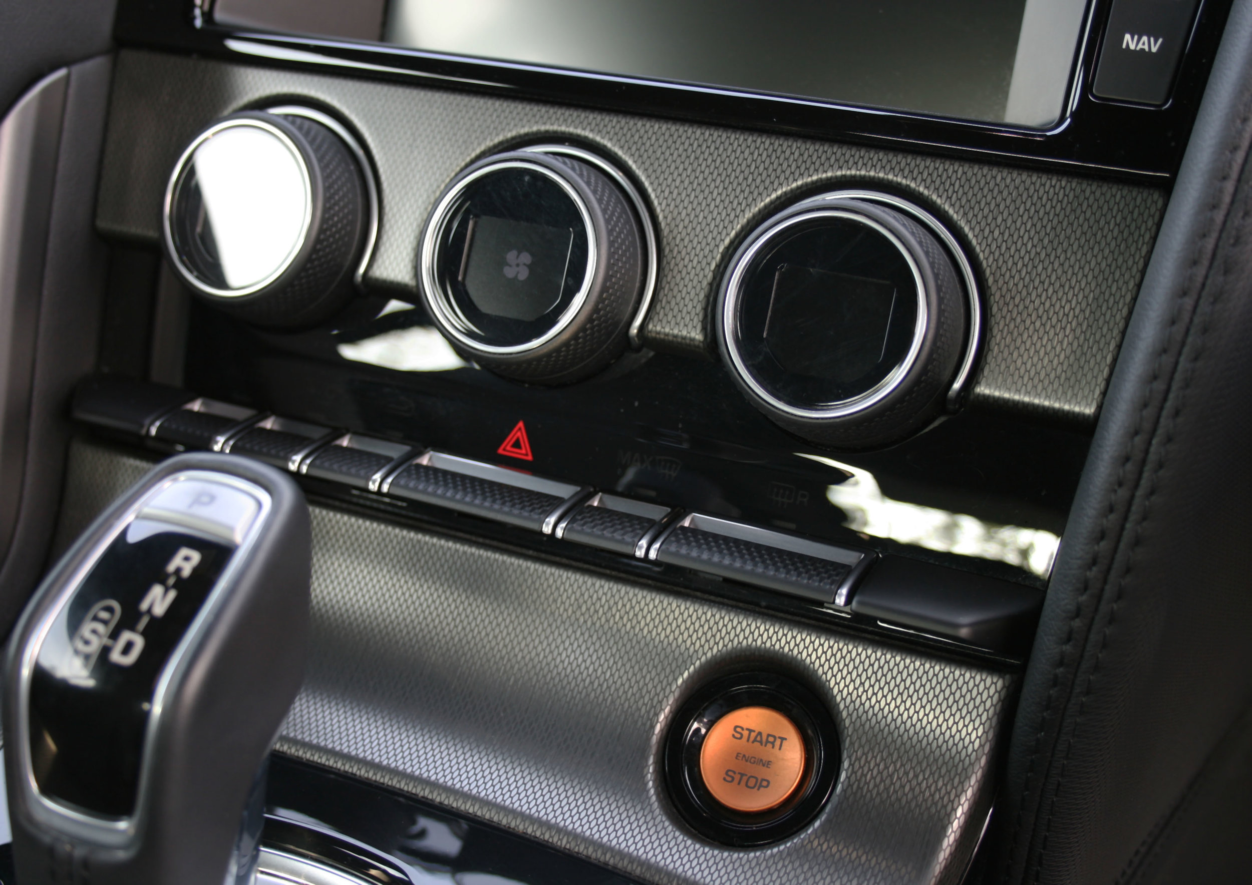 DETAIL DASH.jpg