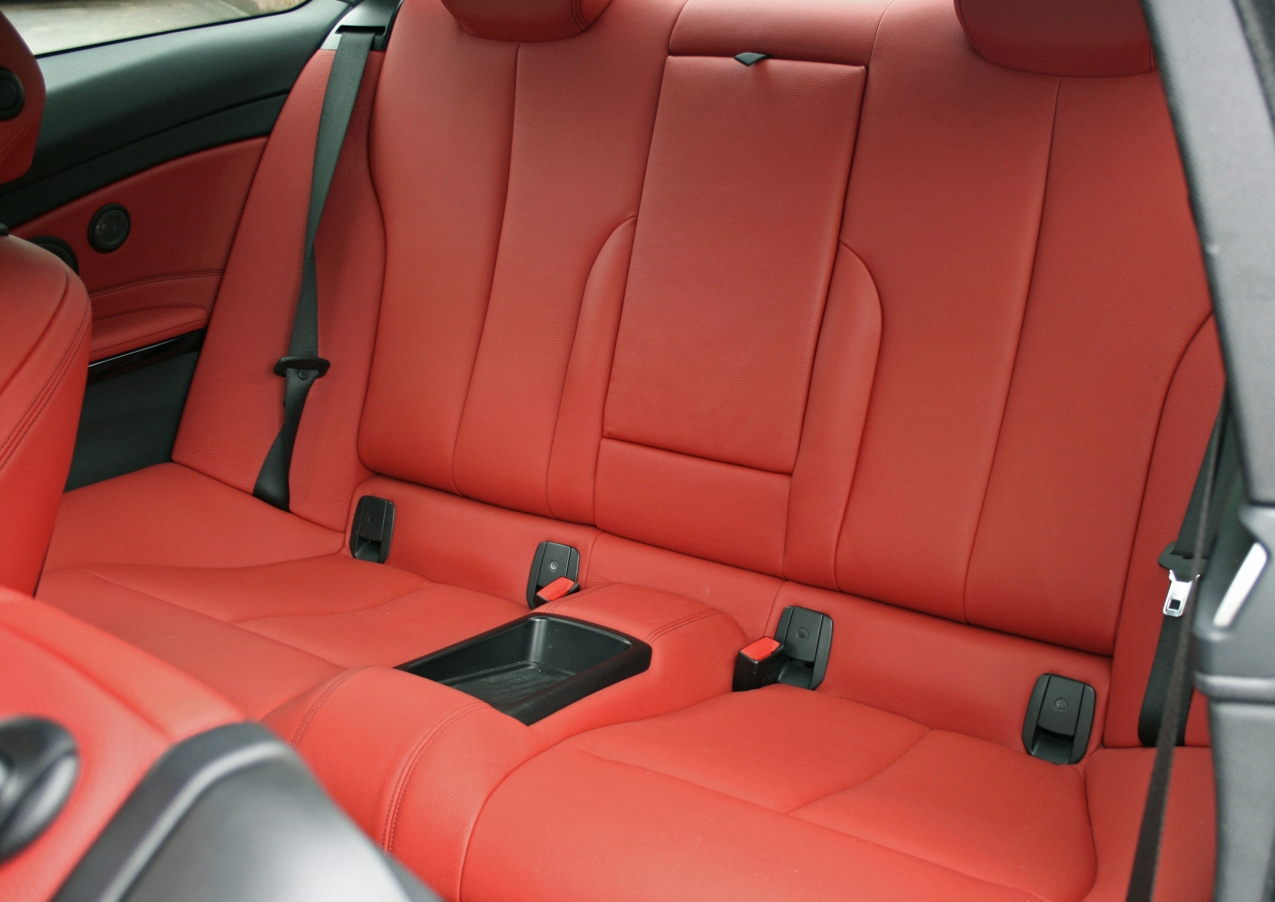 interior rear seats.jpg