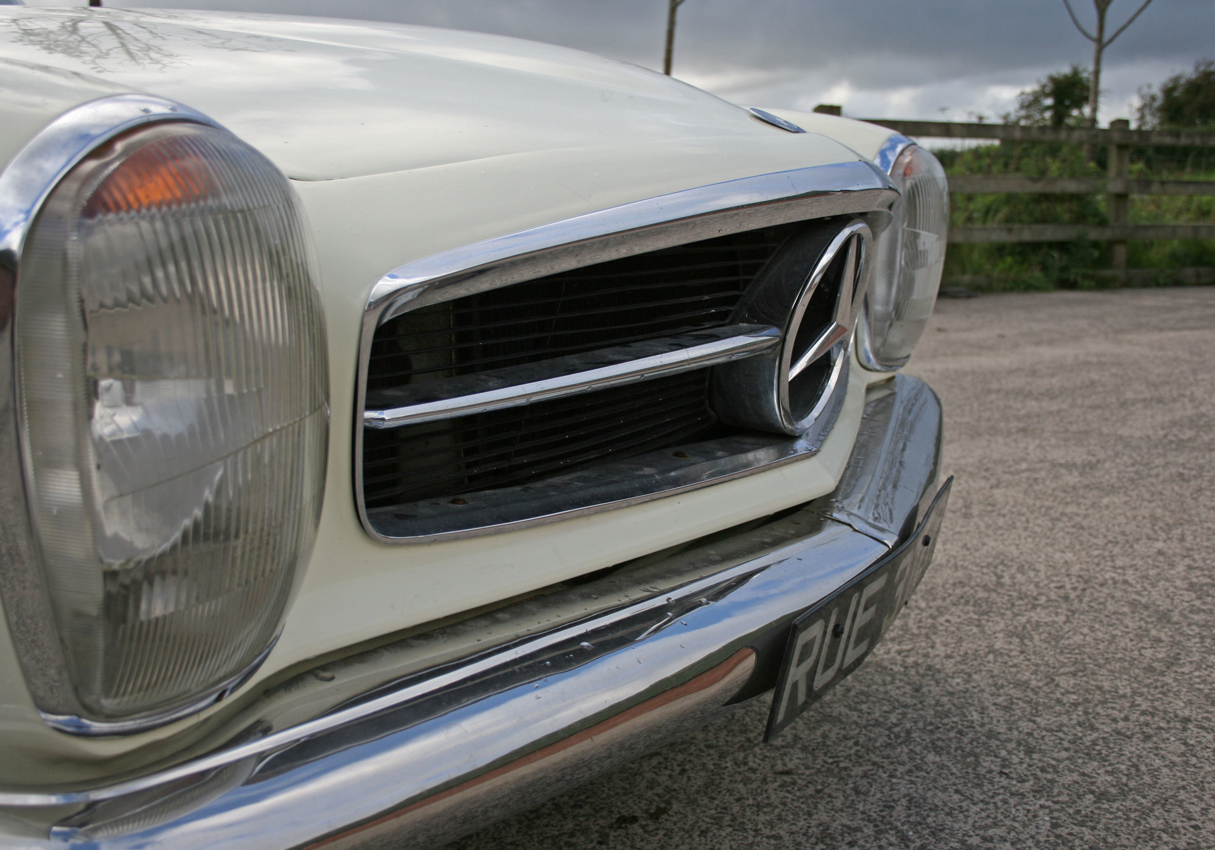 DETAIL FRONT GRILLE 2.jpg