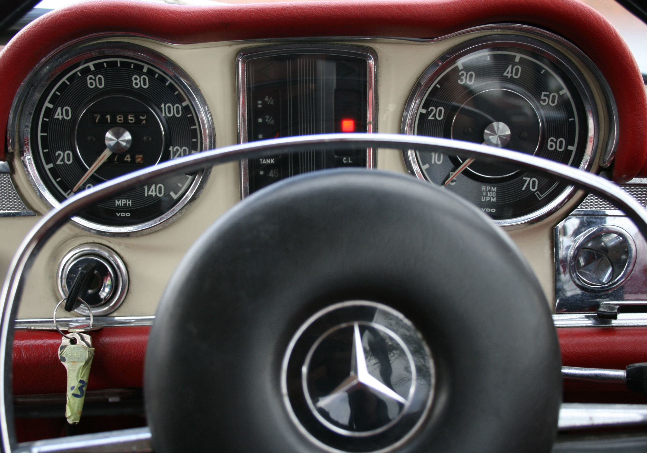 DETAIL DASH 2.jpg