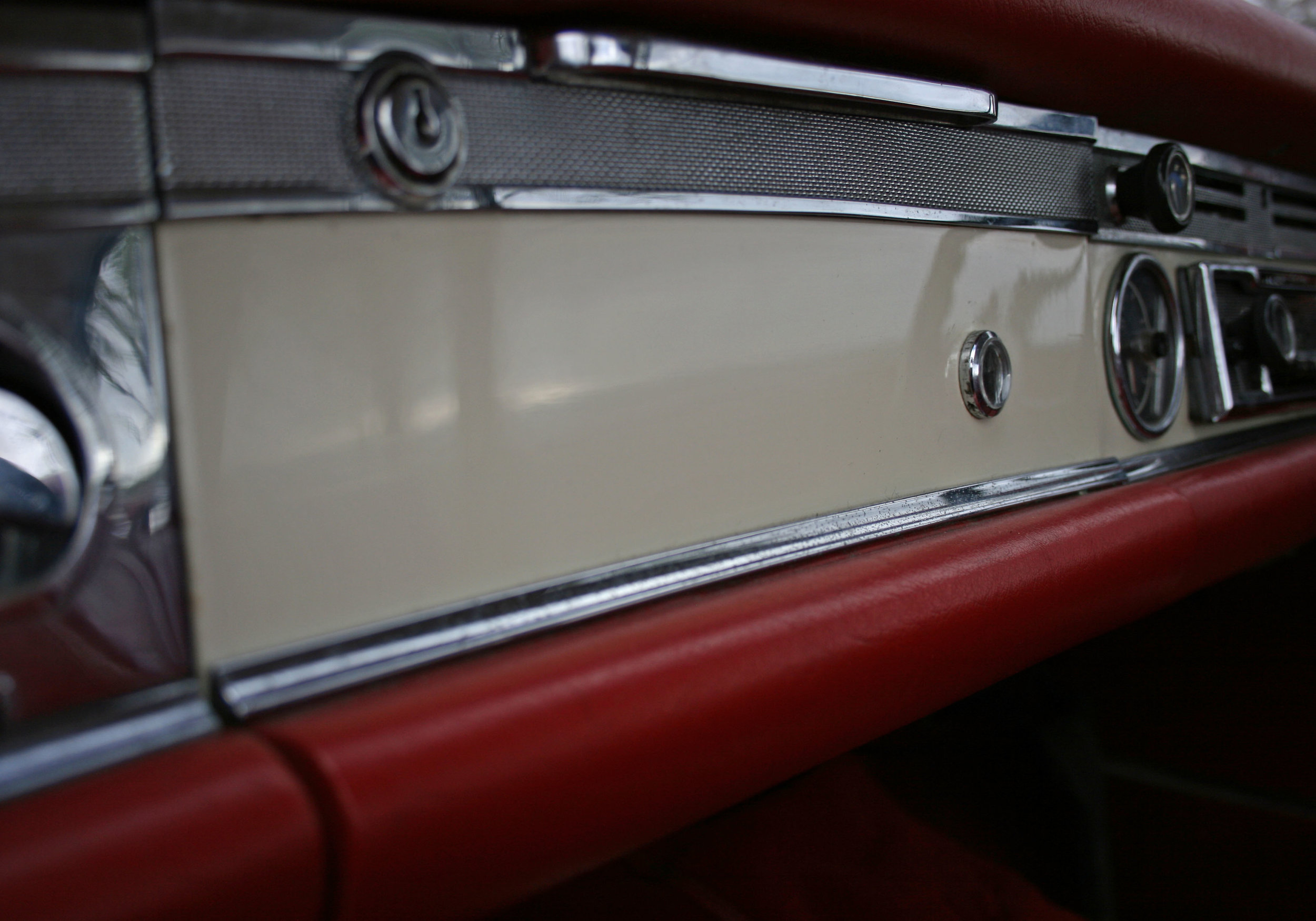 DETAIL DASH.jpg