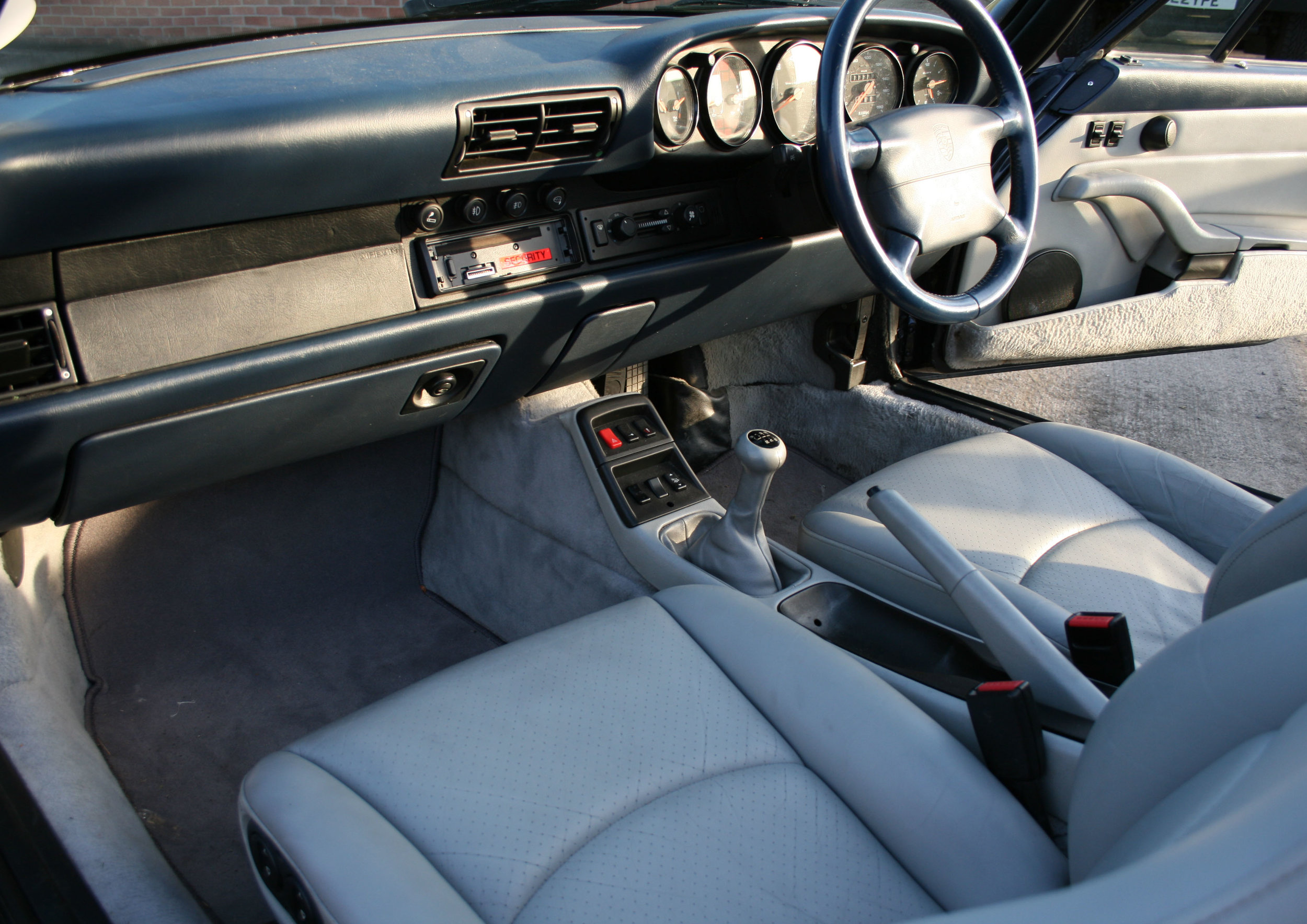 INTERIOR 2.jpg