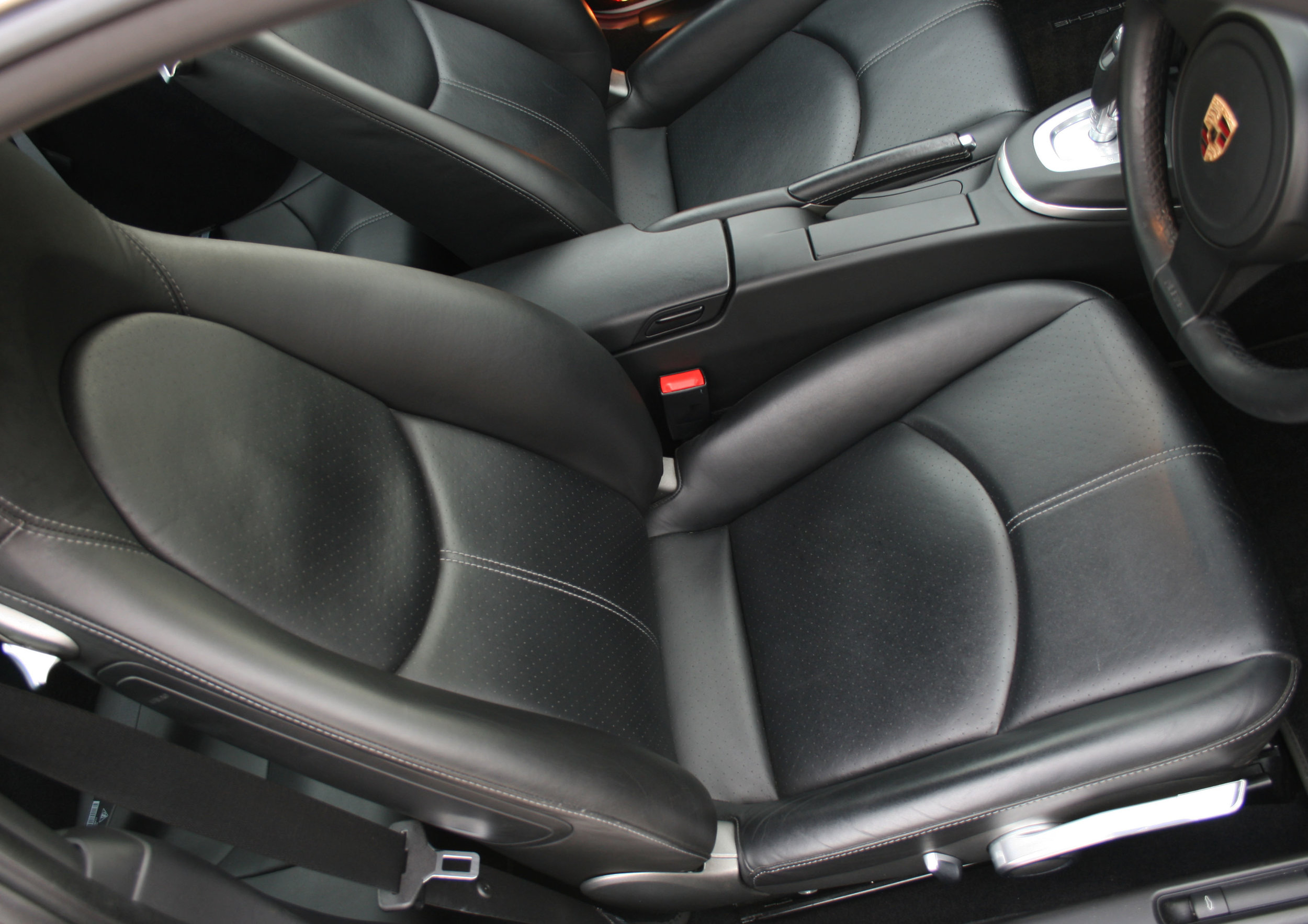 INTERIOR SEATS.jpg