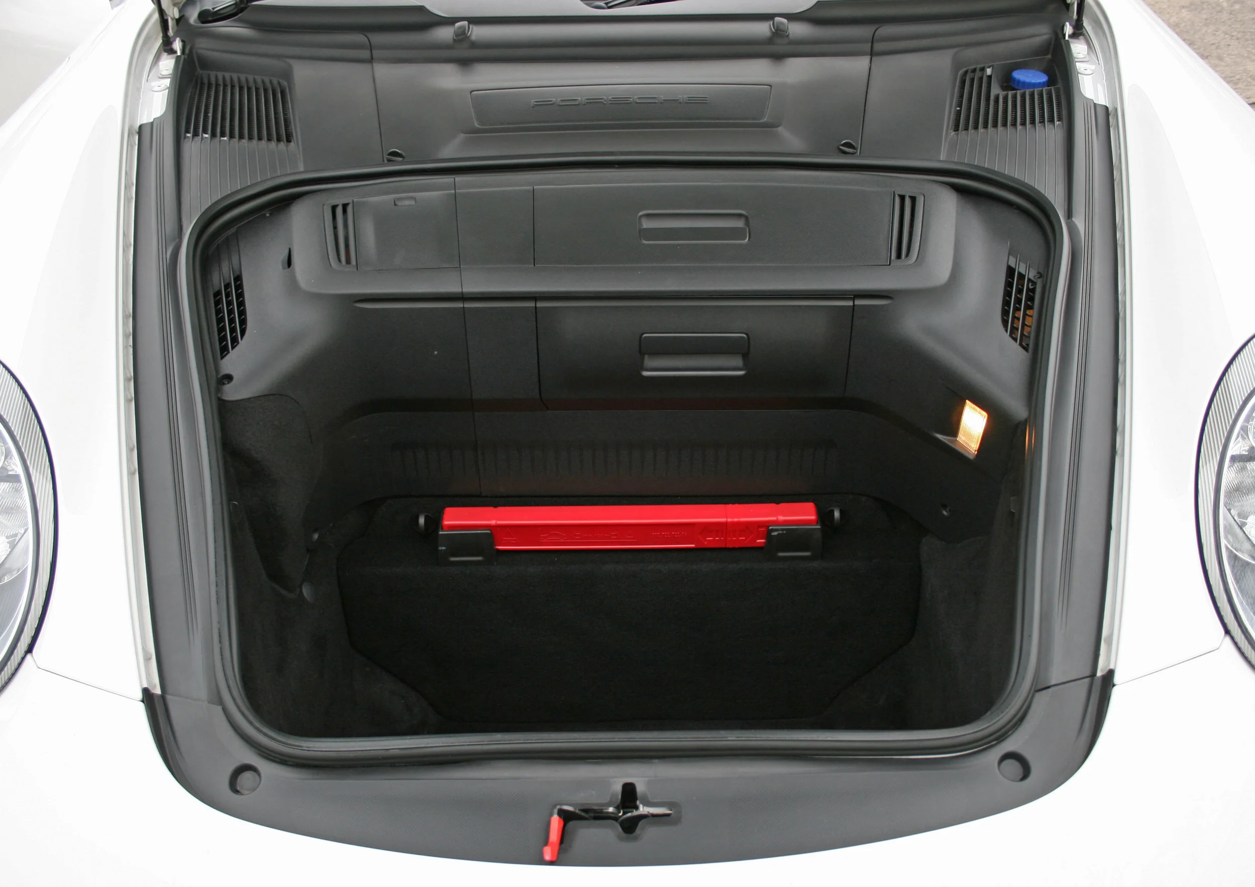 DETAIL FRONT BOOT.jpg
