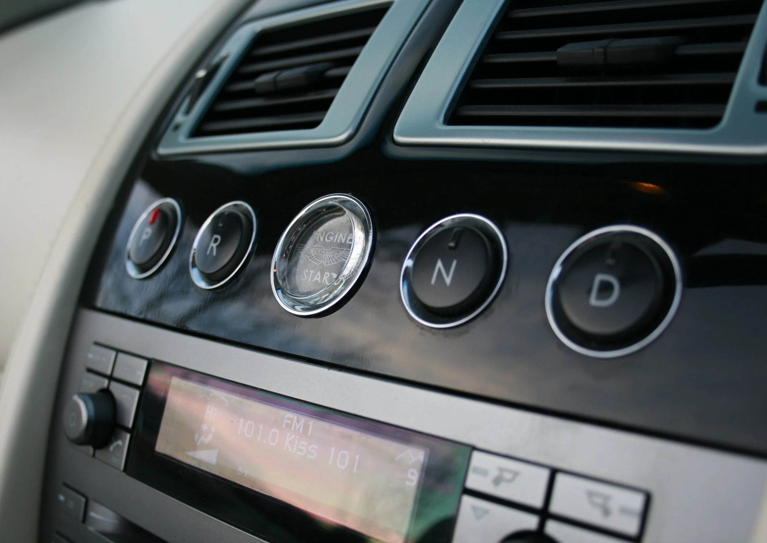 DETAIL DASH 4.jpg
