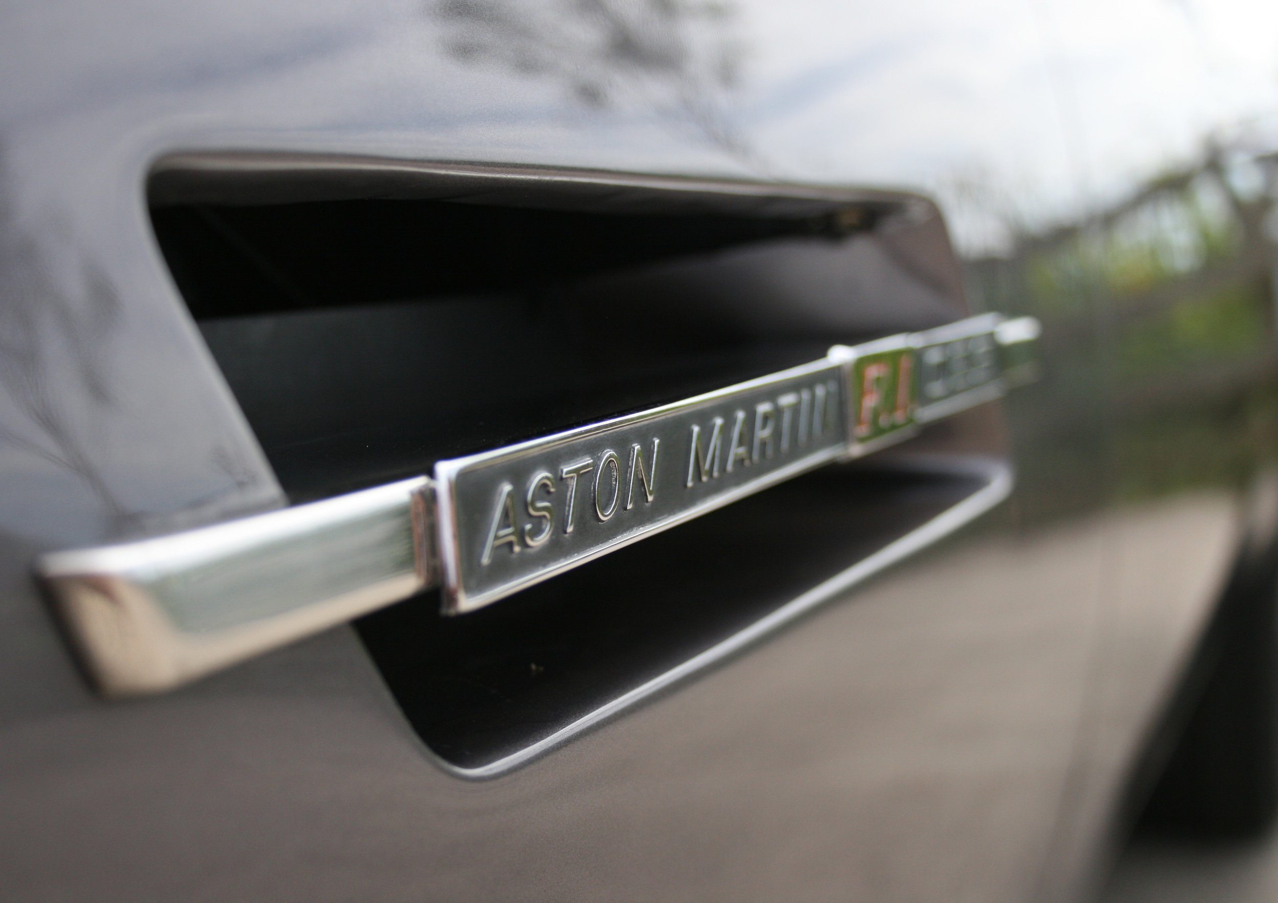 DETAISL ASTON 3.jpg