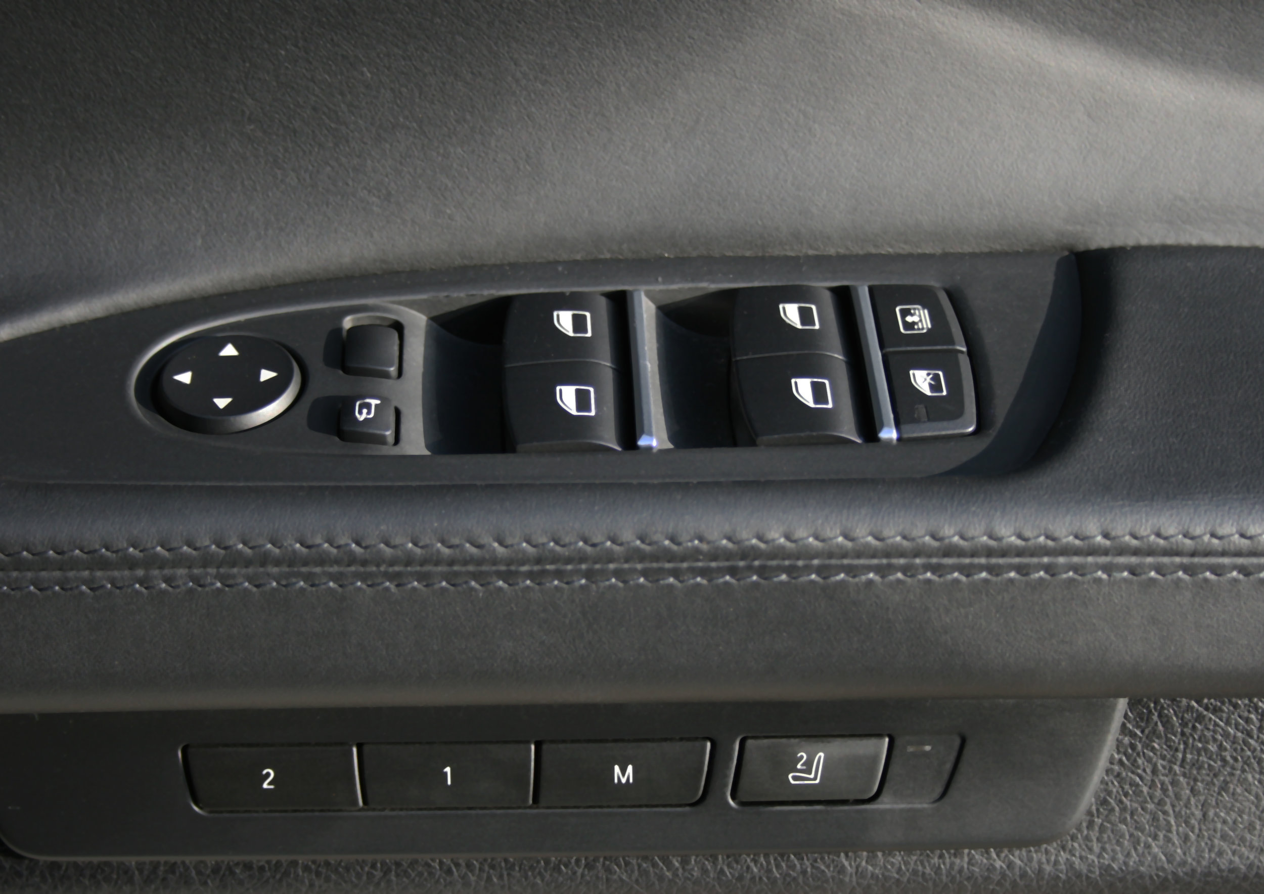 INTERIOR DOOR CONTROL.jpg