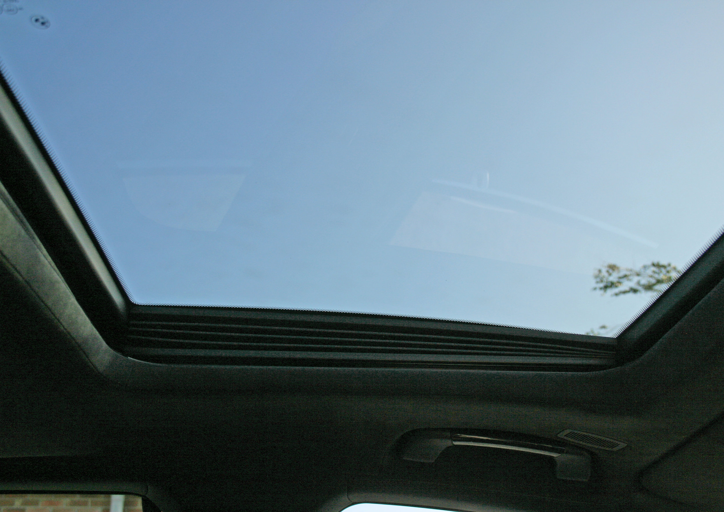 INTERIOR SUNROOF.jpg