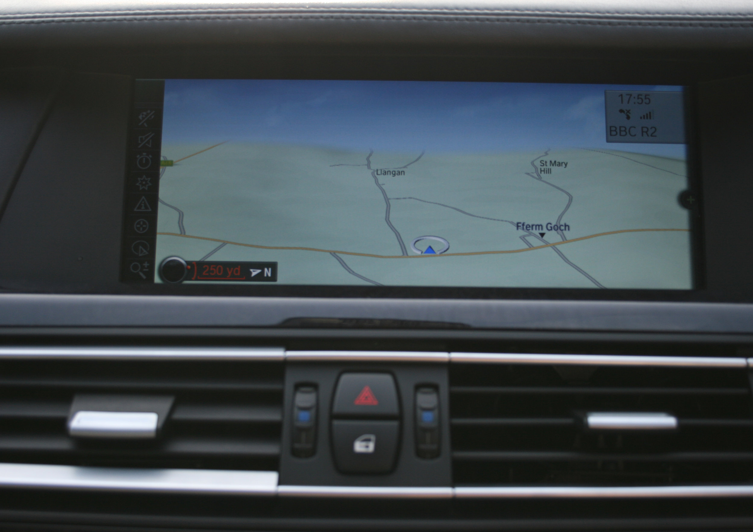 INTERIOR SATNAV.jpg