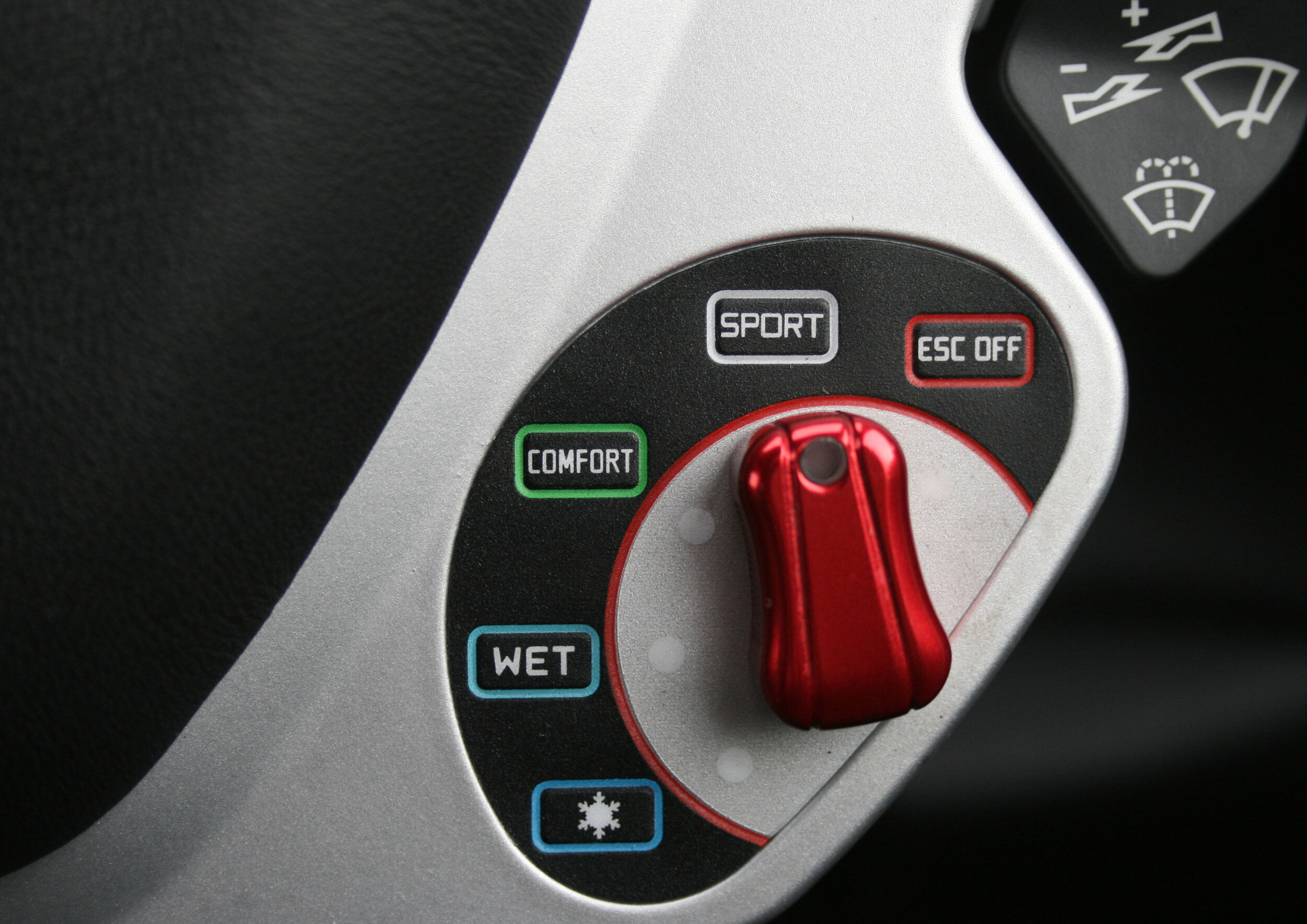 DETAIL SPORT SWITCHES.JPG