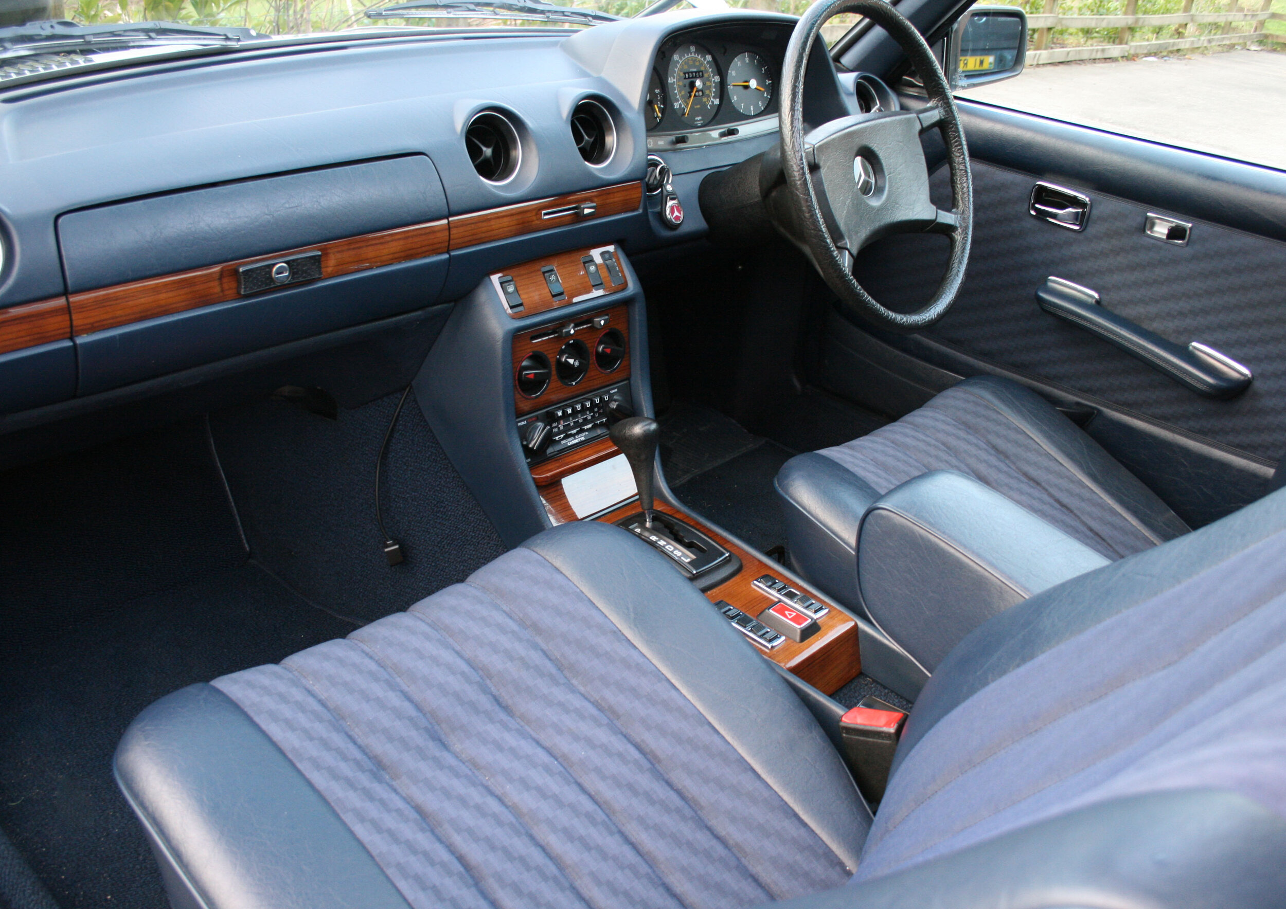 INTERIOR 2.jpg