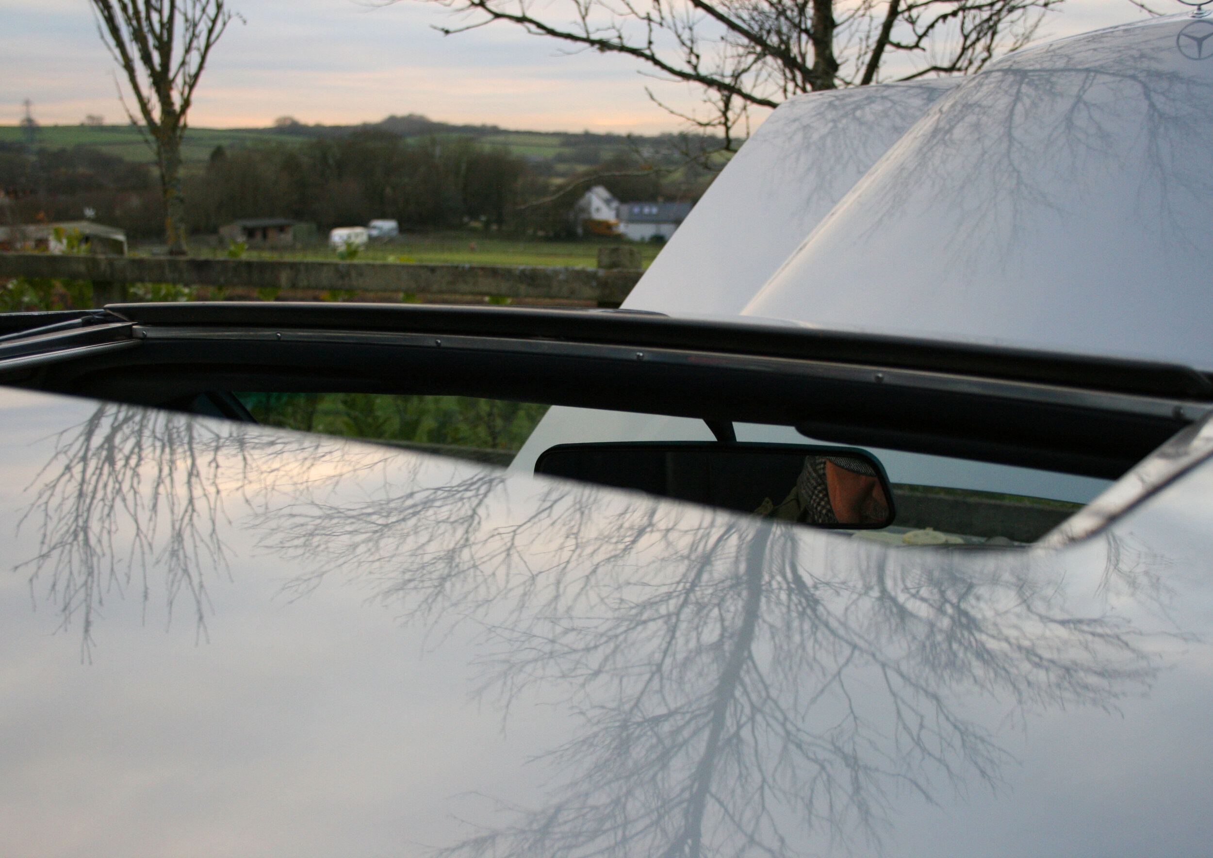 DETAIL SUNROOF.jpg